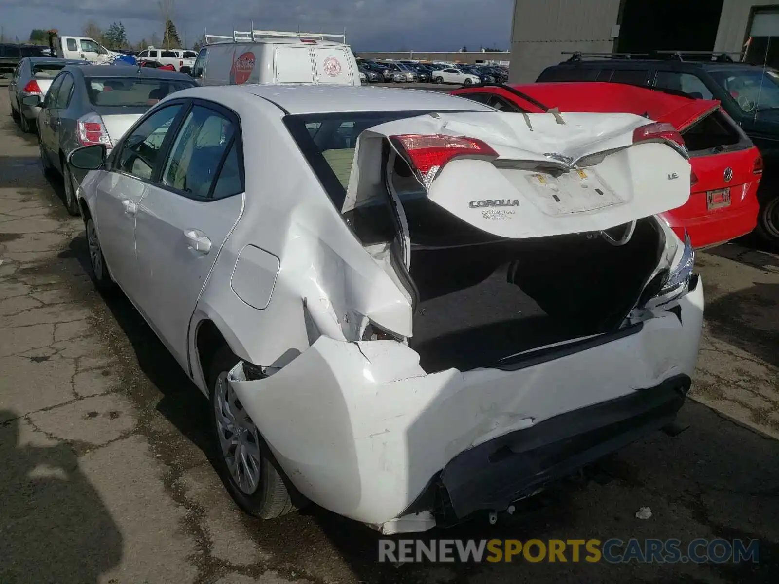 3 Photograph of a damaged car 2T1BURHE7KC173458 TOYOTA COROLLA 2019