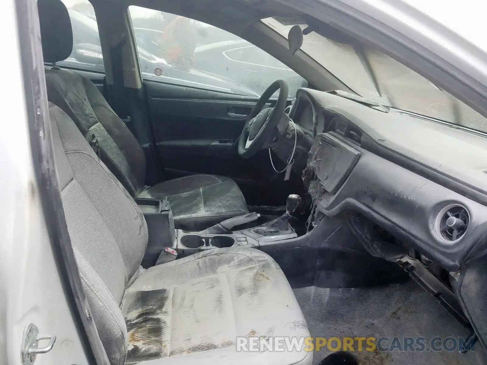 5 Photograph of a damaged car 2T1BURHE7KC173802 TOYOTA COROLLA 2019