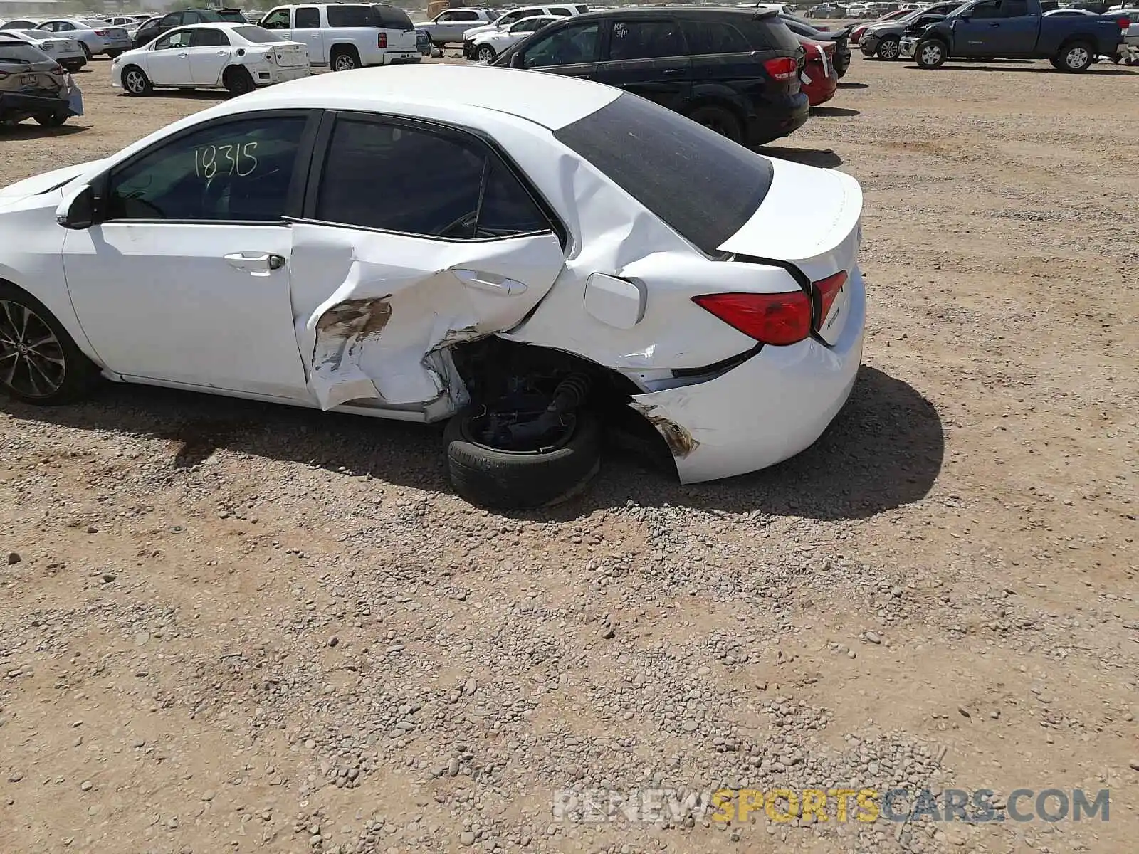 10 Photograph of a damaged car 2T1BURHE7KC173850 TOYOTA COROLLA 2019