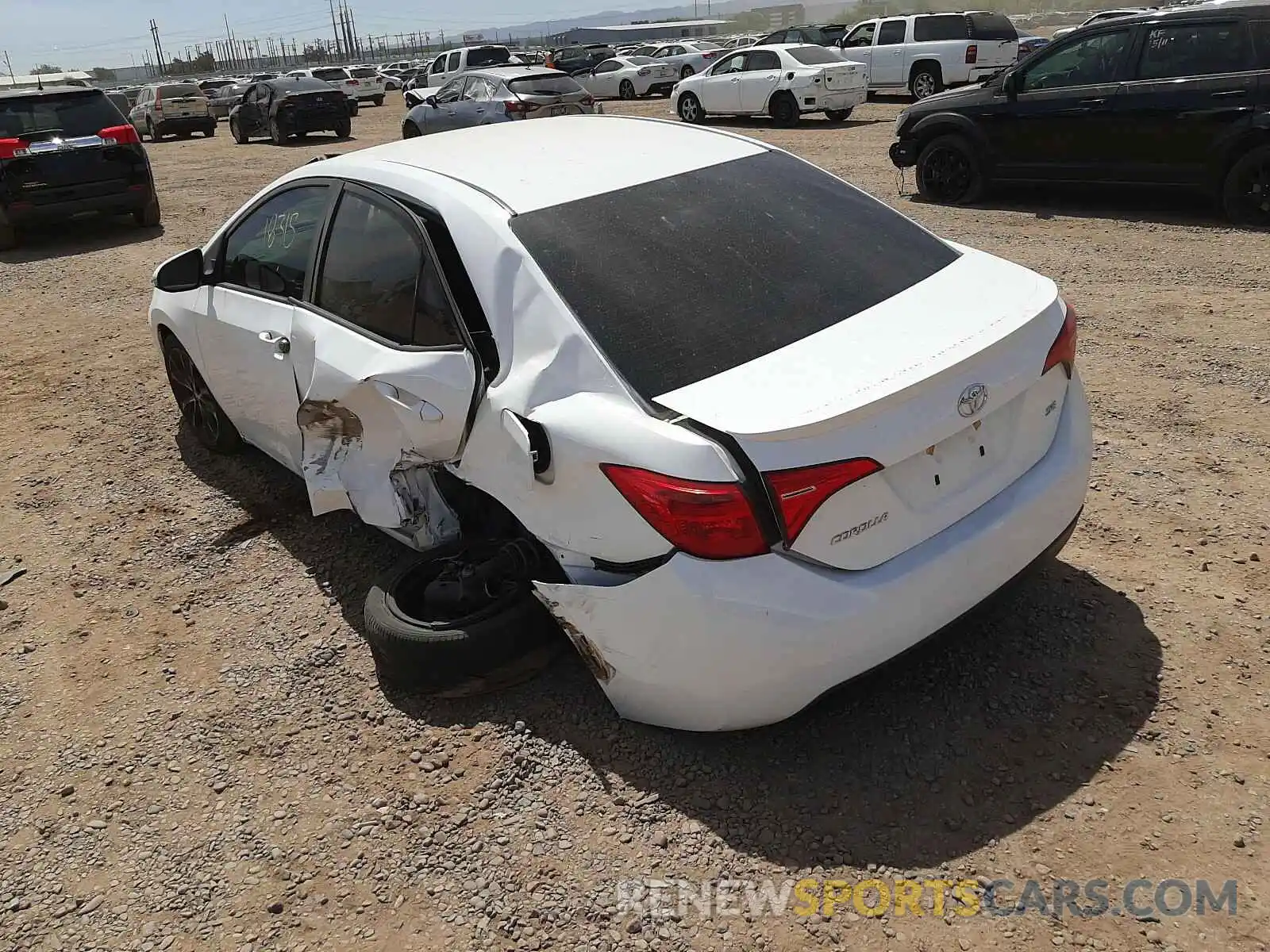 3 Photograph of a damaged car 2T1BURHE7KC173850 TOYOTA COROLLA 2019