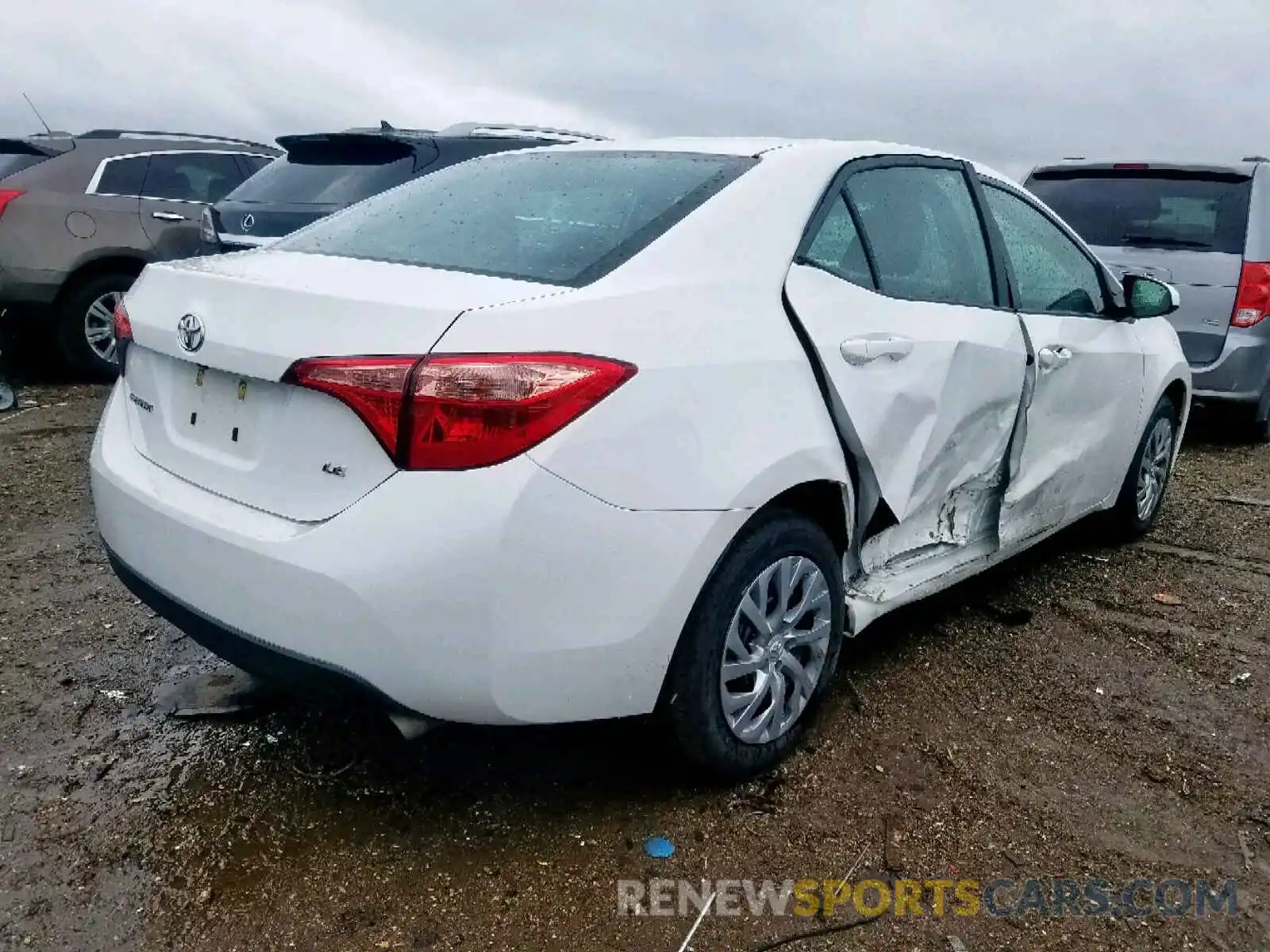 4 Photograph of a damaged car 2T1BURHE7KC175226 TOYOTA COROLLA 2019