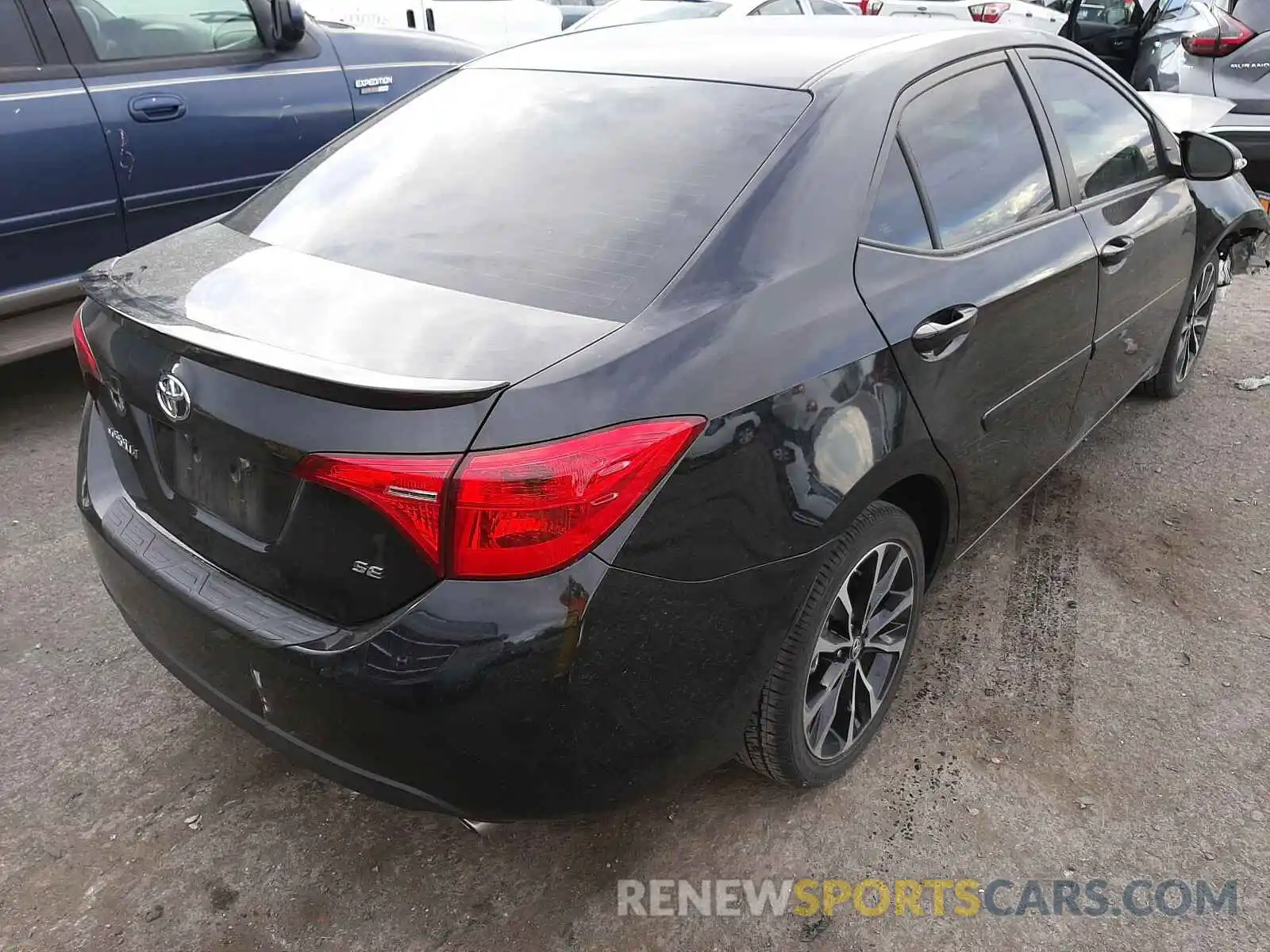 4 Photograph of a damaged car 2T1BURHE7KC175274 TOYOTA COROLLA 2019