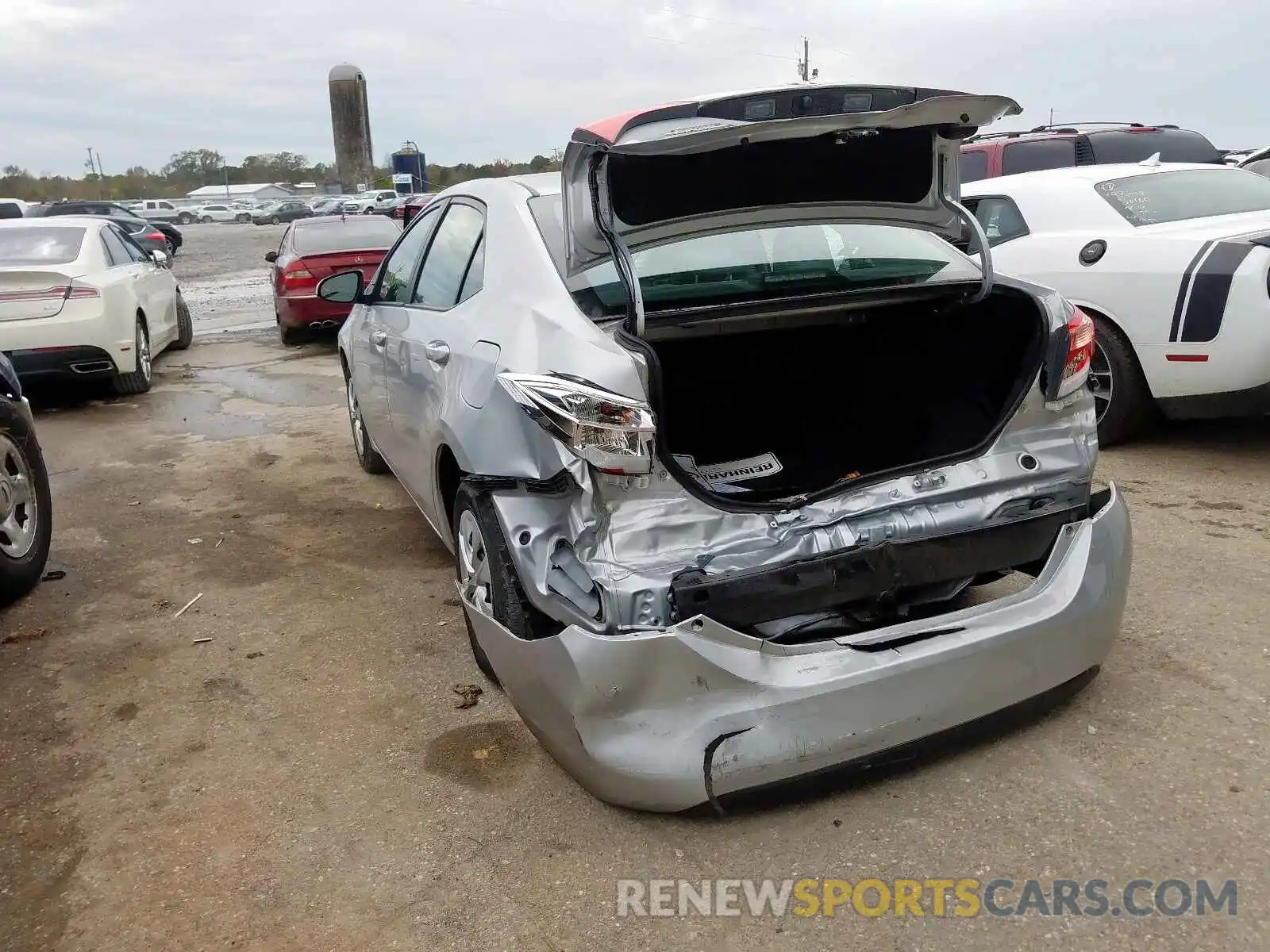 3 Photograph of a damaged car 2T1BURHE7KC175369 TOYOTA COROLLA 2019