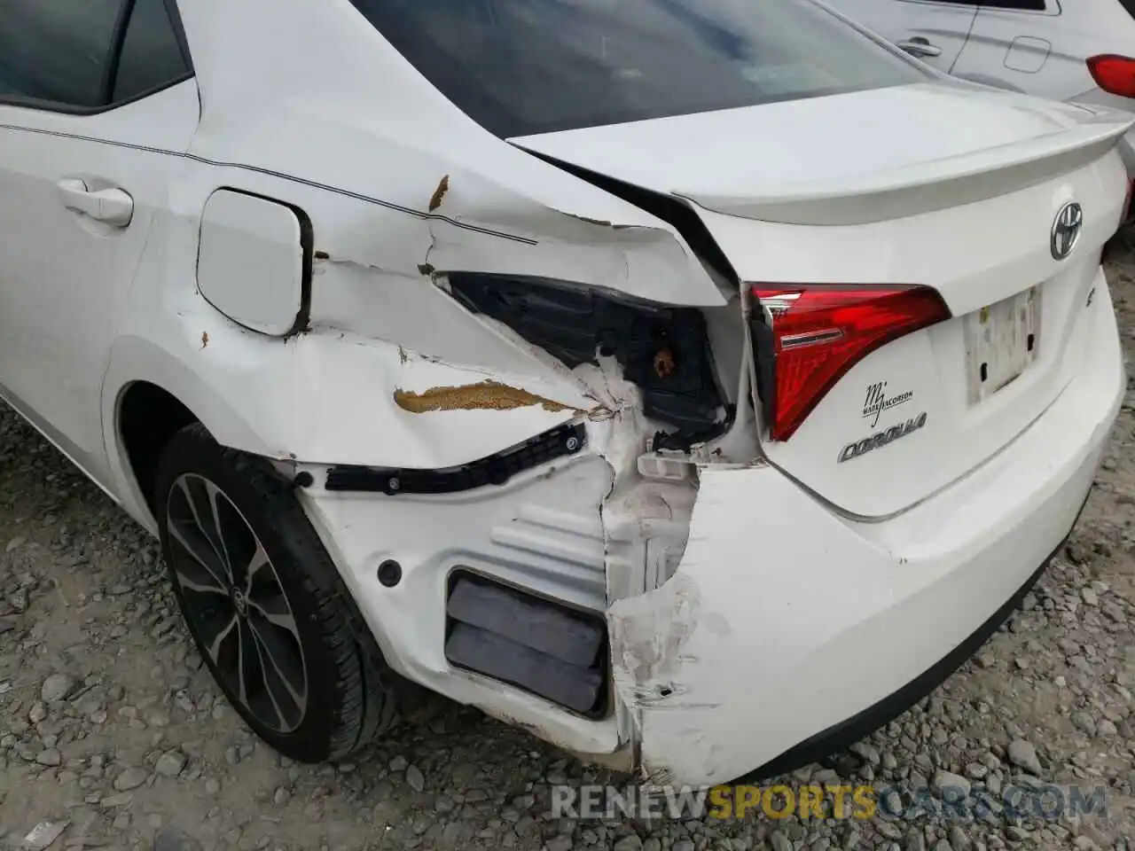 9 Photograph of a damaged car 2T1BURHE7KC176151 TOYOTA COROLLA 2019