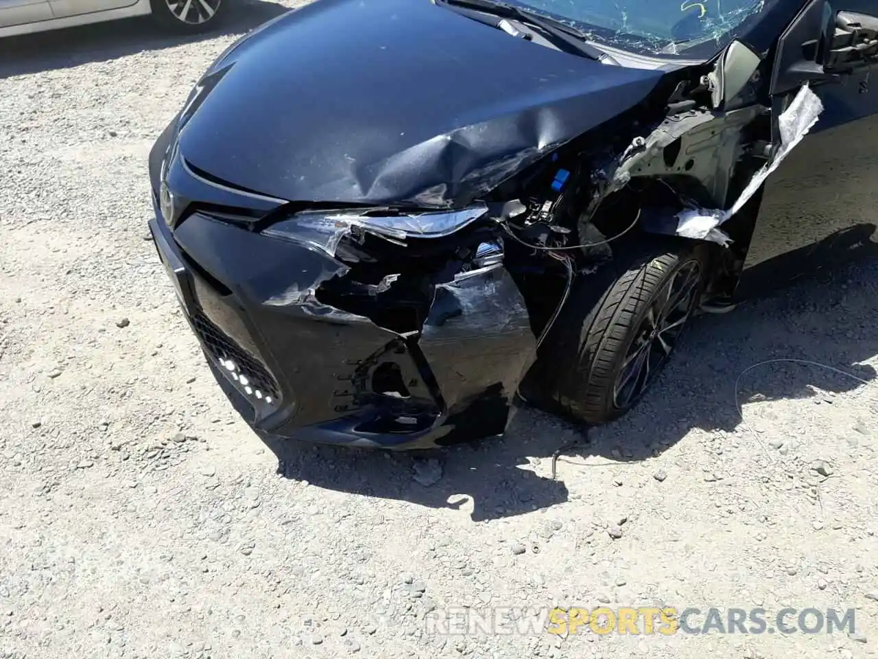 9 Photograph of a damaged car 2T1BURHE7KC177381 TOYOTA COROLLA 2019