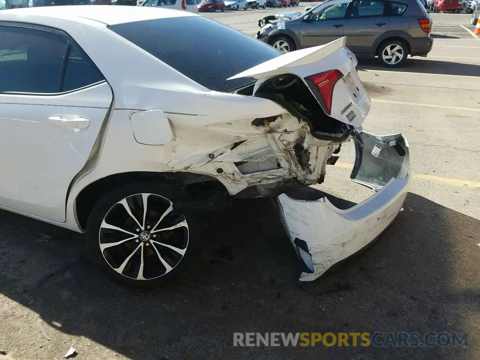 9 Photograph of a damaged car 2T1BURHE7KC177803 TOYOTA COROLLA 2019