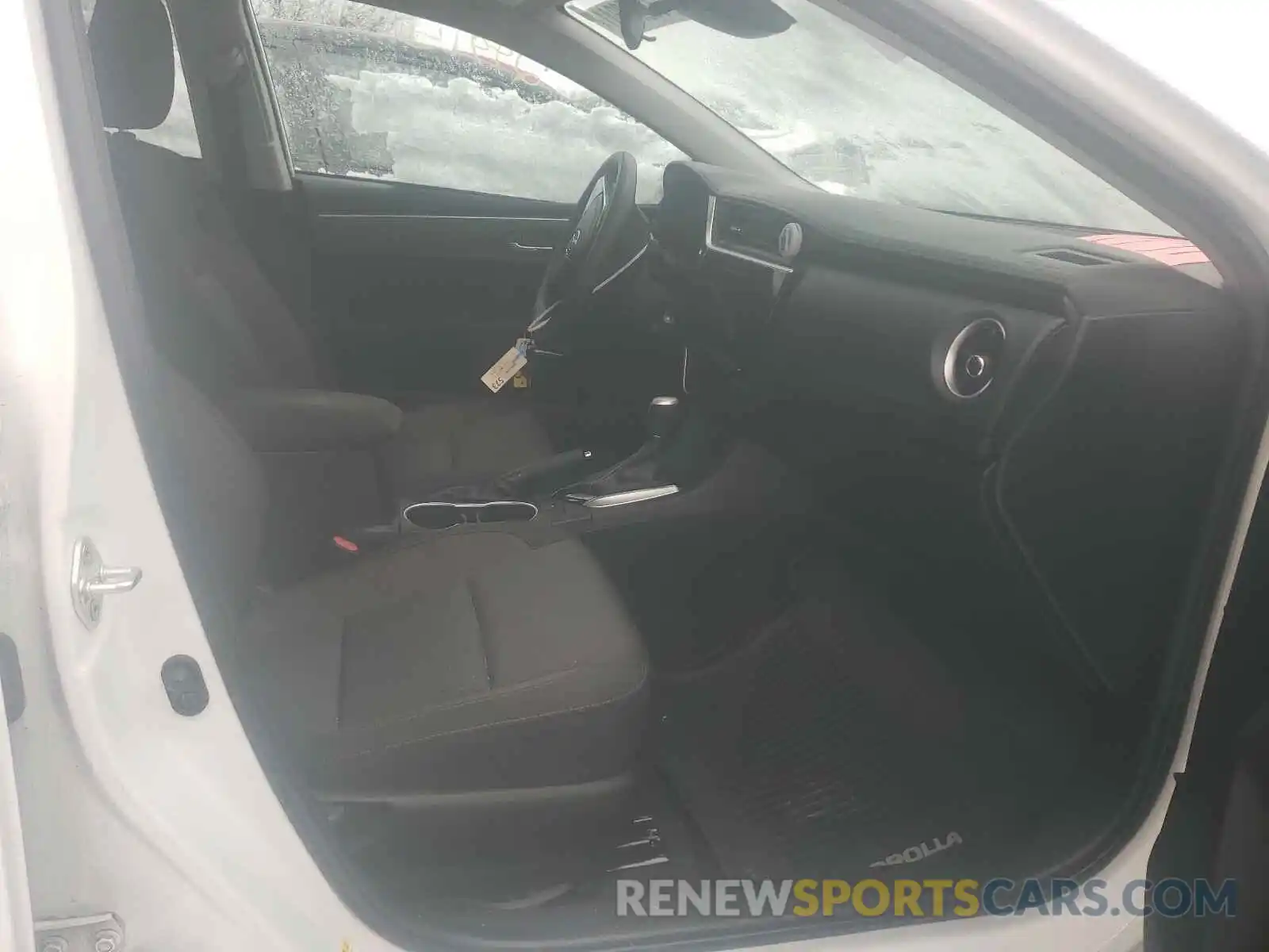 5 Photograph of a damaged car 2T1BURHE7KC179017 TOYOTA COROLLA 2019