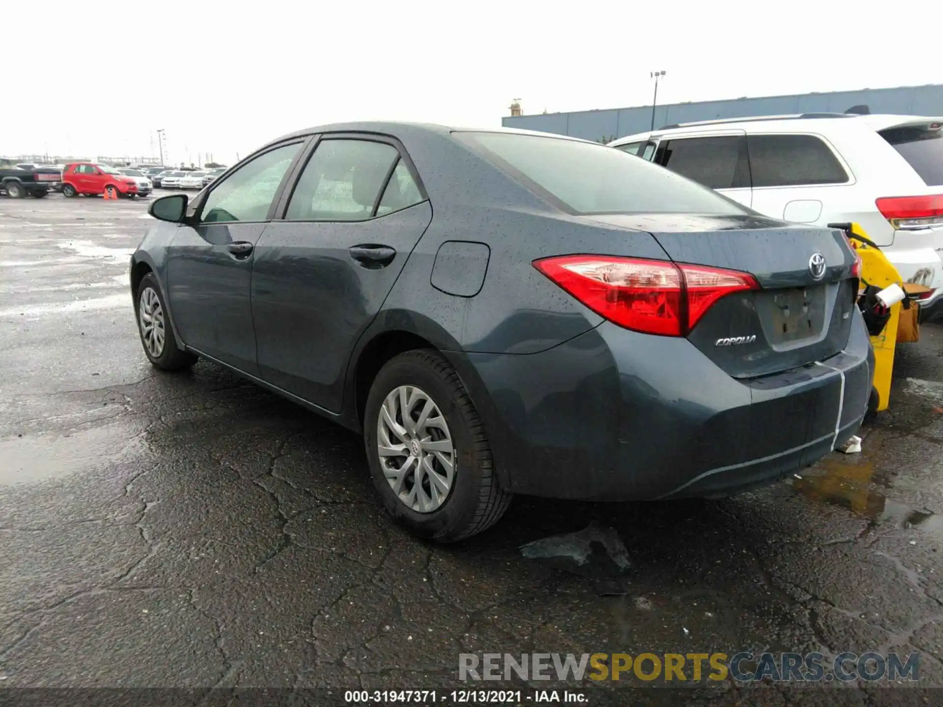 3 Photograph of a damaged car 2T1BURHE7KC180314 TOYOTA COROLLA 2019