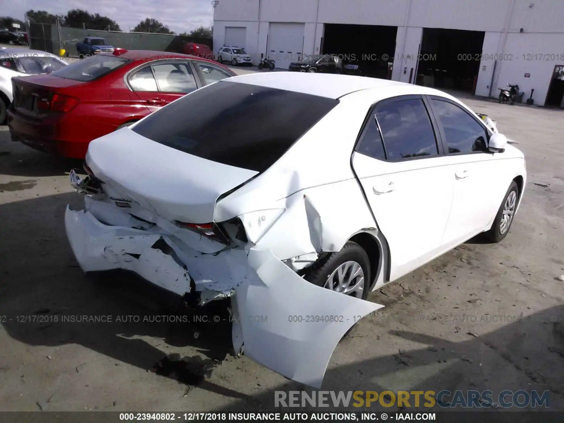 4 Photograph of a damaged car 2T1BURHE7KC181446 TOYOTA COROLLA 2019