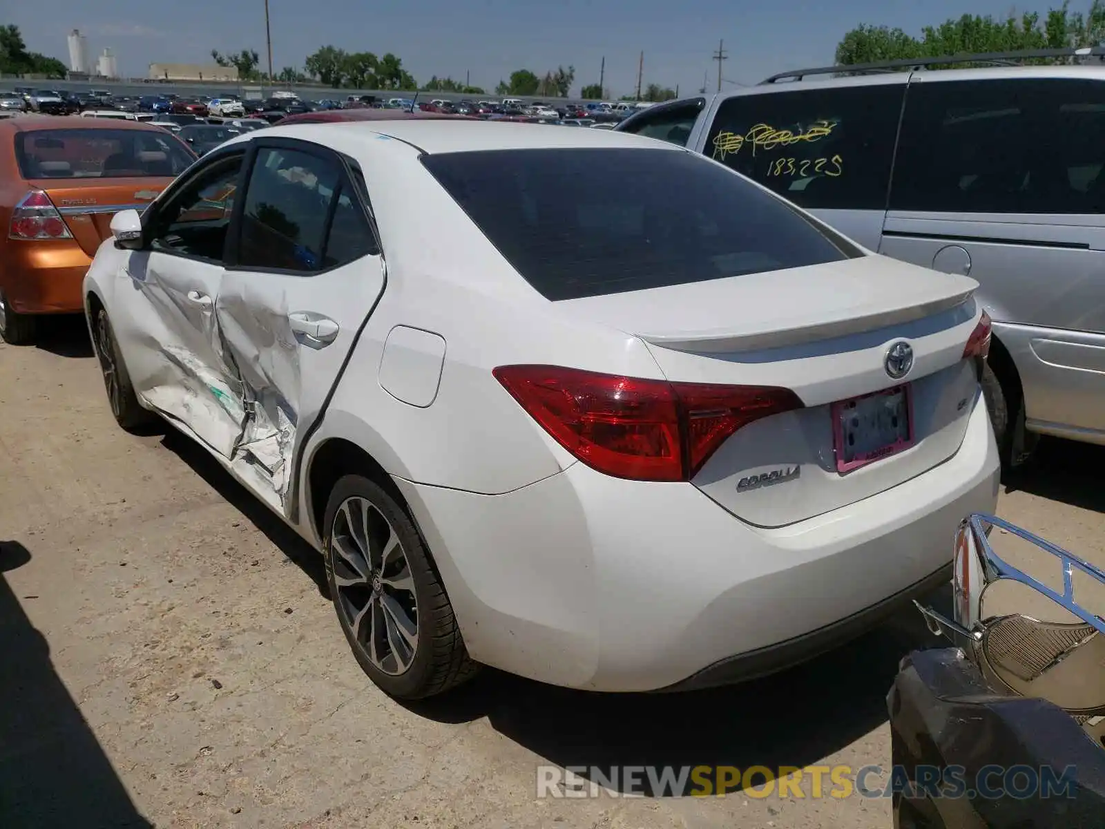 3 Photograph of a damaged car 2T1BURHE7KC182936 TOYOTA COROLLA 2019