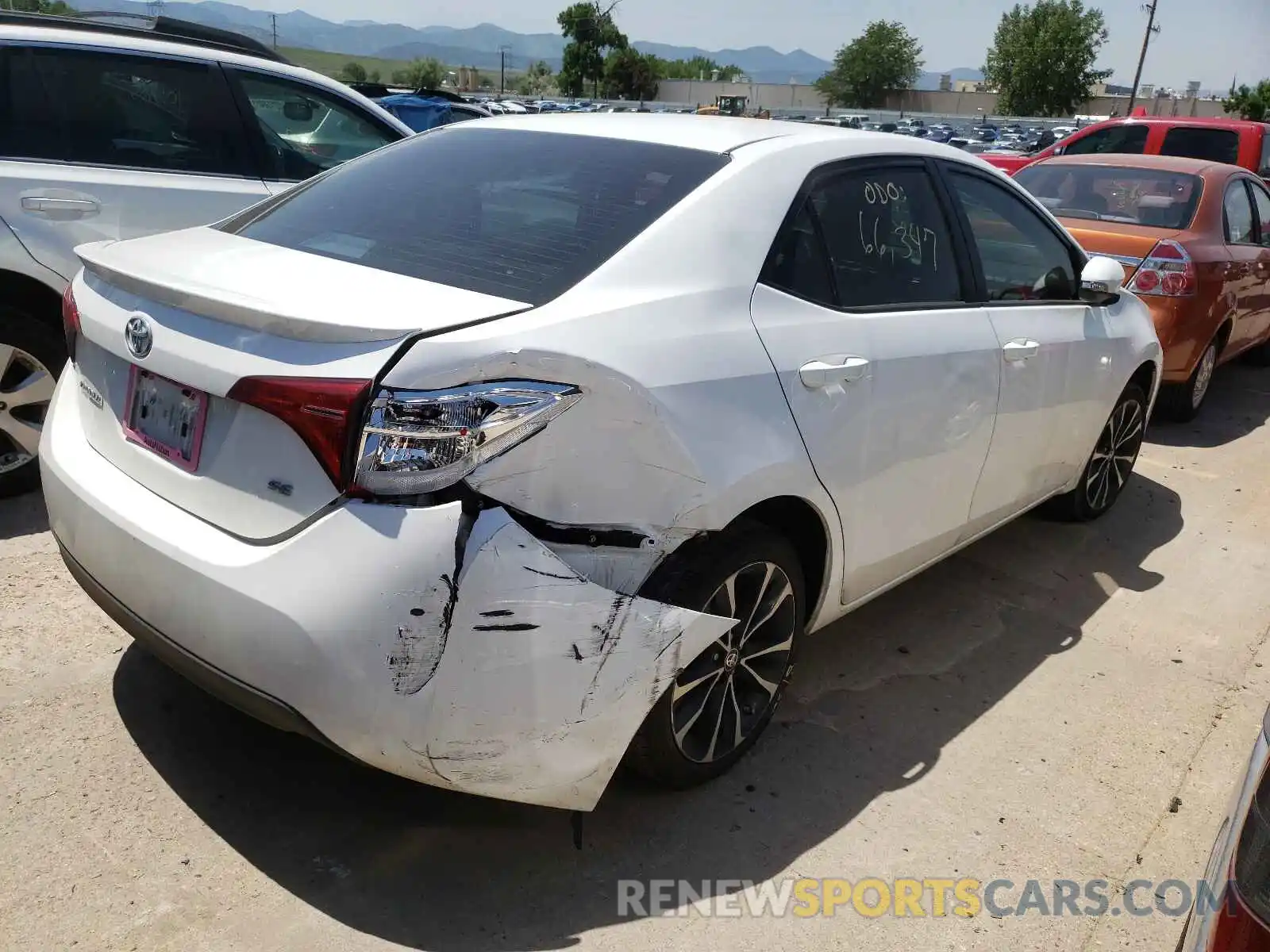 4 Photograph of a damaged car 2T1BURHE7KC182936 TOYOTA COROLLA 2019