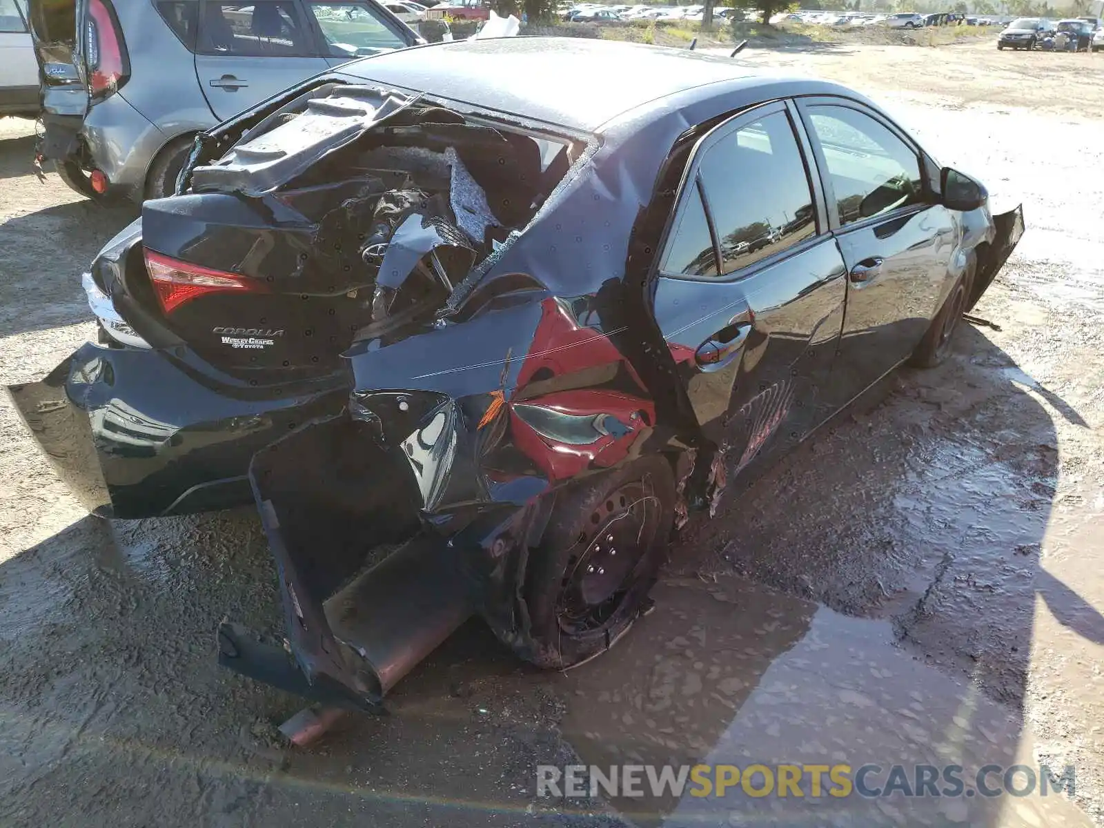 4 Photograph of a damaged car 2T1BURHE7KC183746 TOYOTA COROLLA 2019