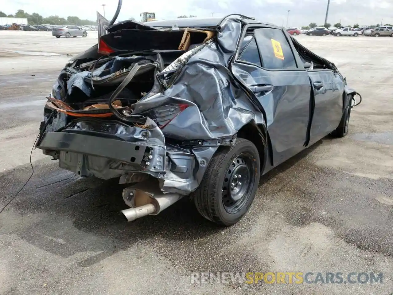 4 Photograph of a damaged car 2T1BURHE7KC186467 TOYOTA COROLLA 2019