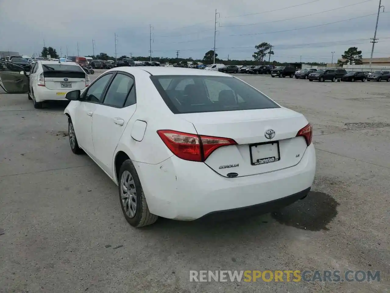 3 Photograph of a damaged car 2T1BURHE7KC189854 TOYOTA COROLLA 2019