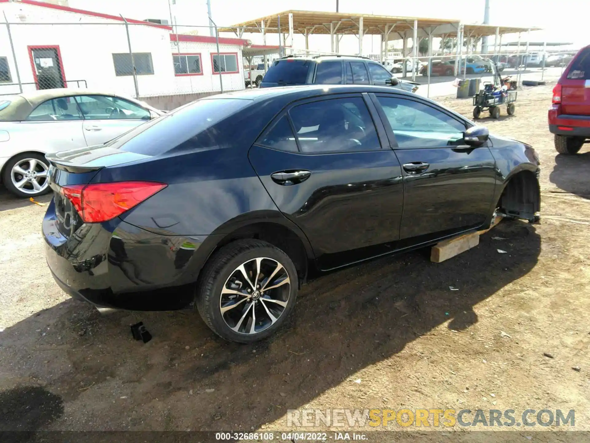 4 Photograph of a damaged car 2T1BURHE7KC190566 TOYOTA COROLLA 2019