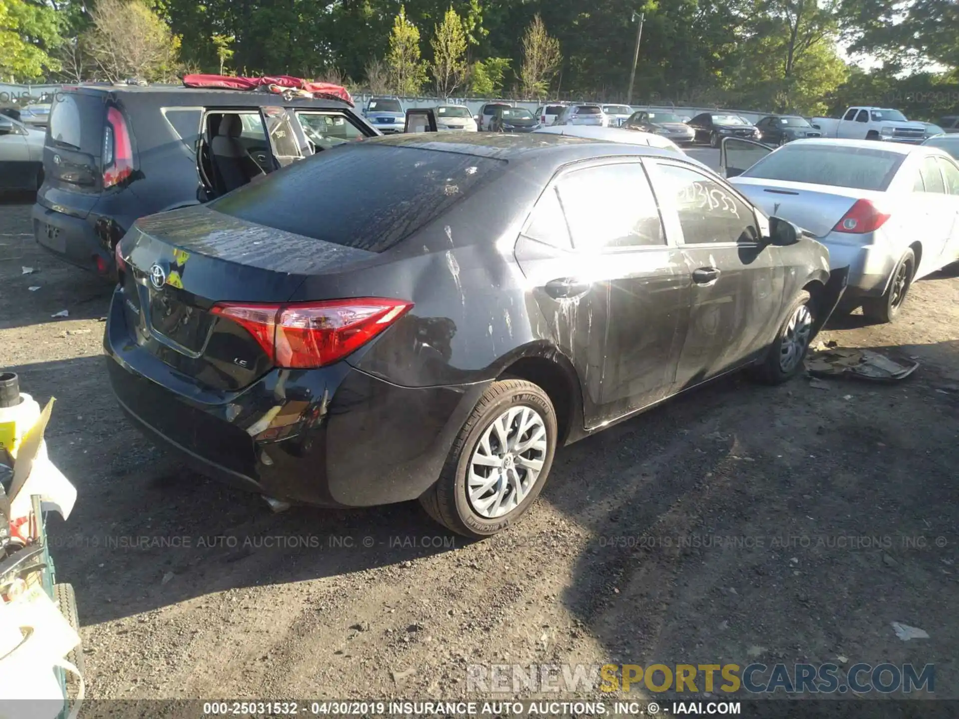 4 Photograph of a damaged car 2T1BURHE7KC192429 TOYOTA COROLLA 2019