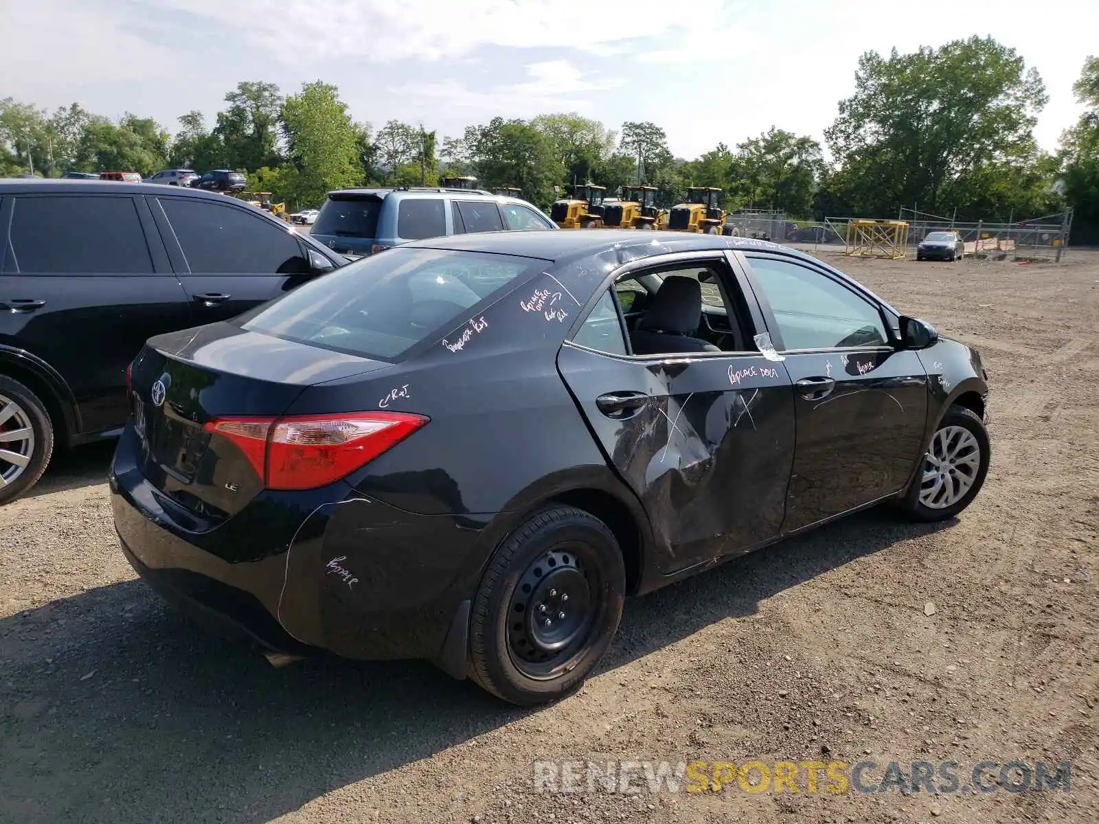 4 Photograph of a damaged car 2T1BURHE7KC192883 TOYOTA COROLLA 2019