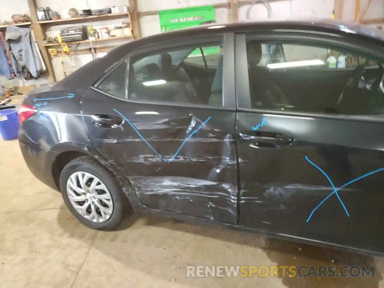 9 Photograph of a damaged car 2T1BURHE7KC193564 TOYOTA COROLLA 2019