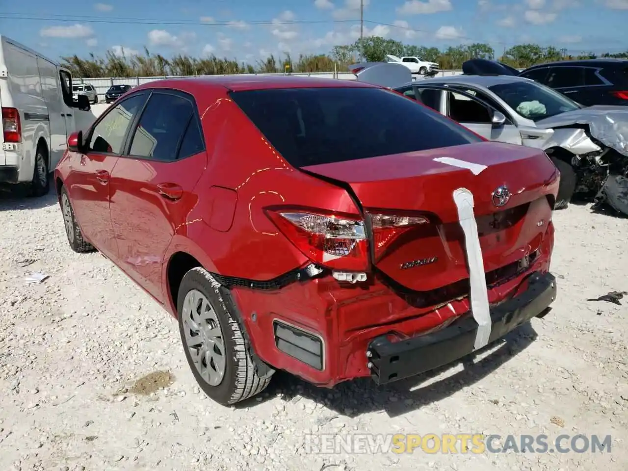 3 Photograph of a damaged car 2T1BURHE7KC194665 TOYOTA COROLLA 2019