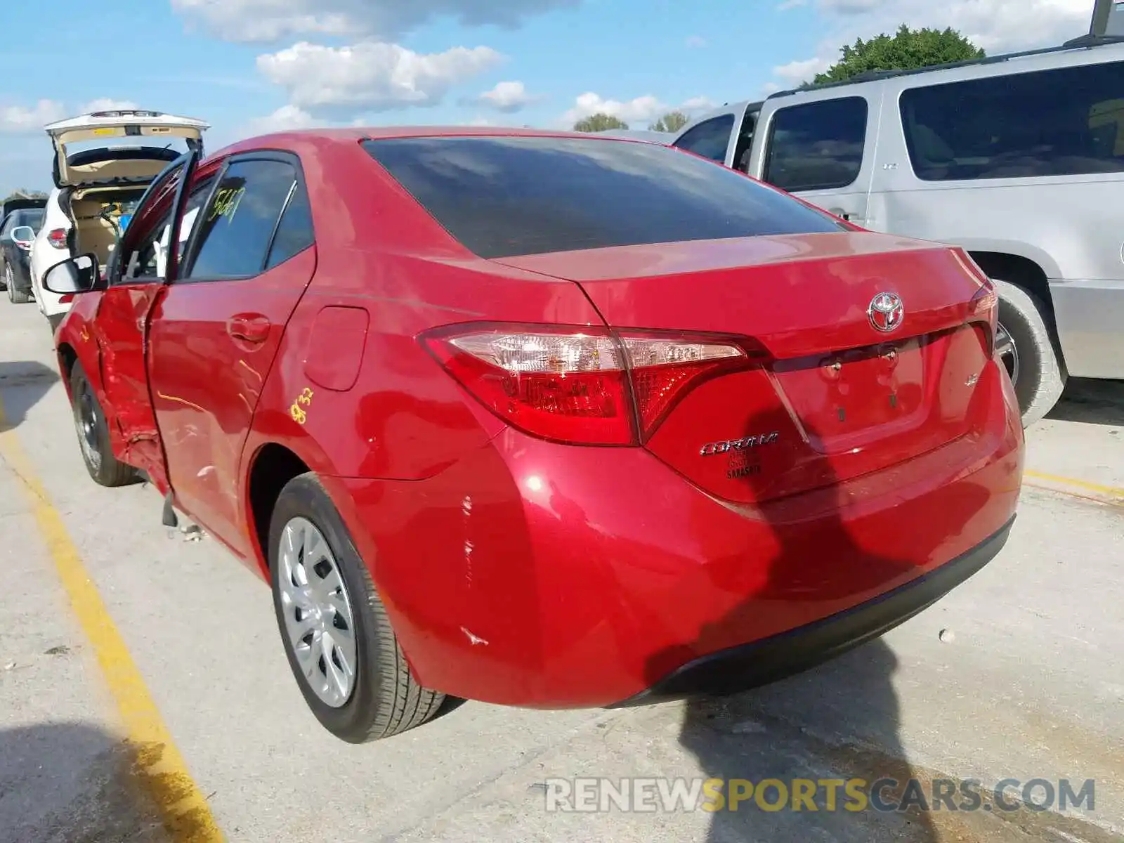 3 Photograph of a damaged car 2T1BURHE7KC195282 TOYOTA COROLLA 2019