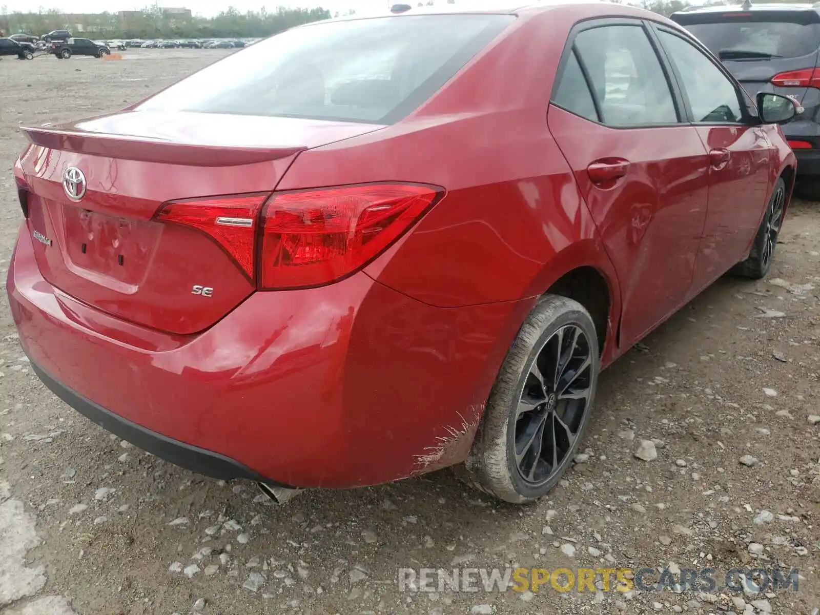 4 Photograph of a damaged car 2T1BURHE7KC197131 TOYOTA COROLLA 2019