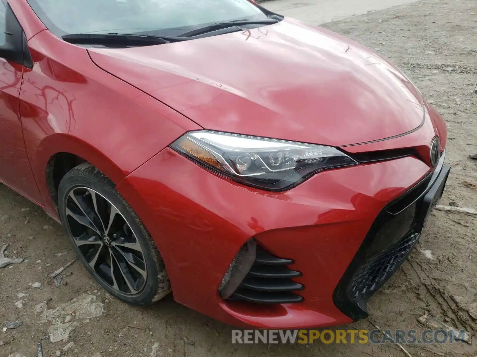 9 Photograph of a damaged car 2T1BURHE7KC197131 TOYOTA COROLLA 2019