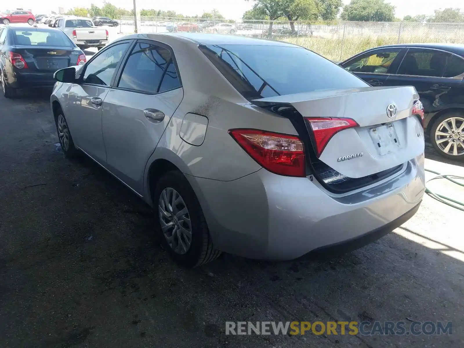 3 Photograph of a damaged car 2T1BURHE7KC197713 TOYOTA COROLLA 2019