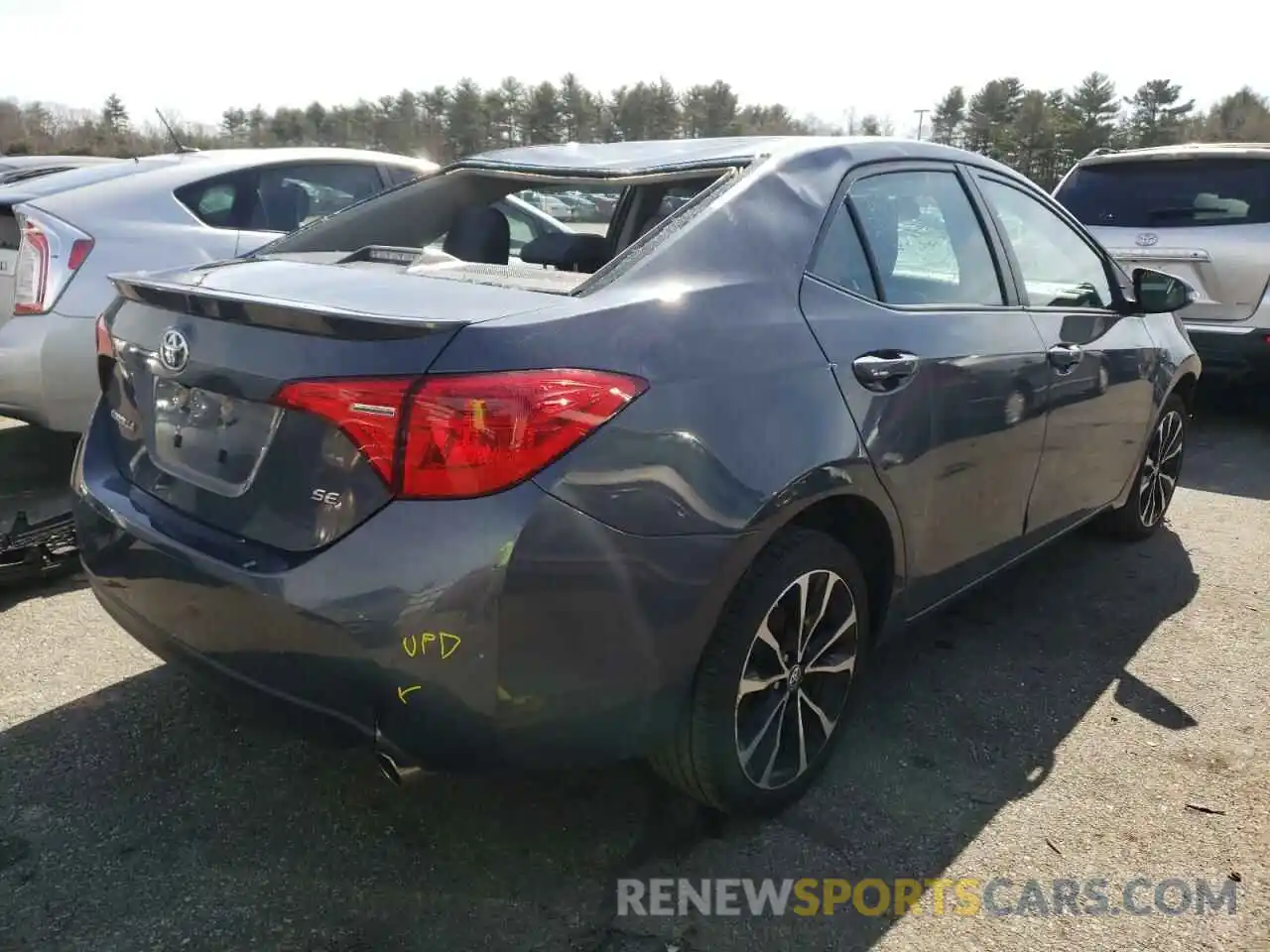 4 Photograph of a damaged car 2T1BURHE7KC197971 TOYOTA COROLLA 2019