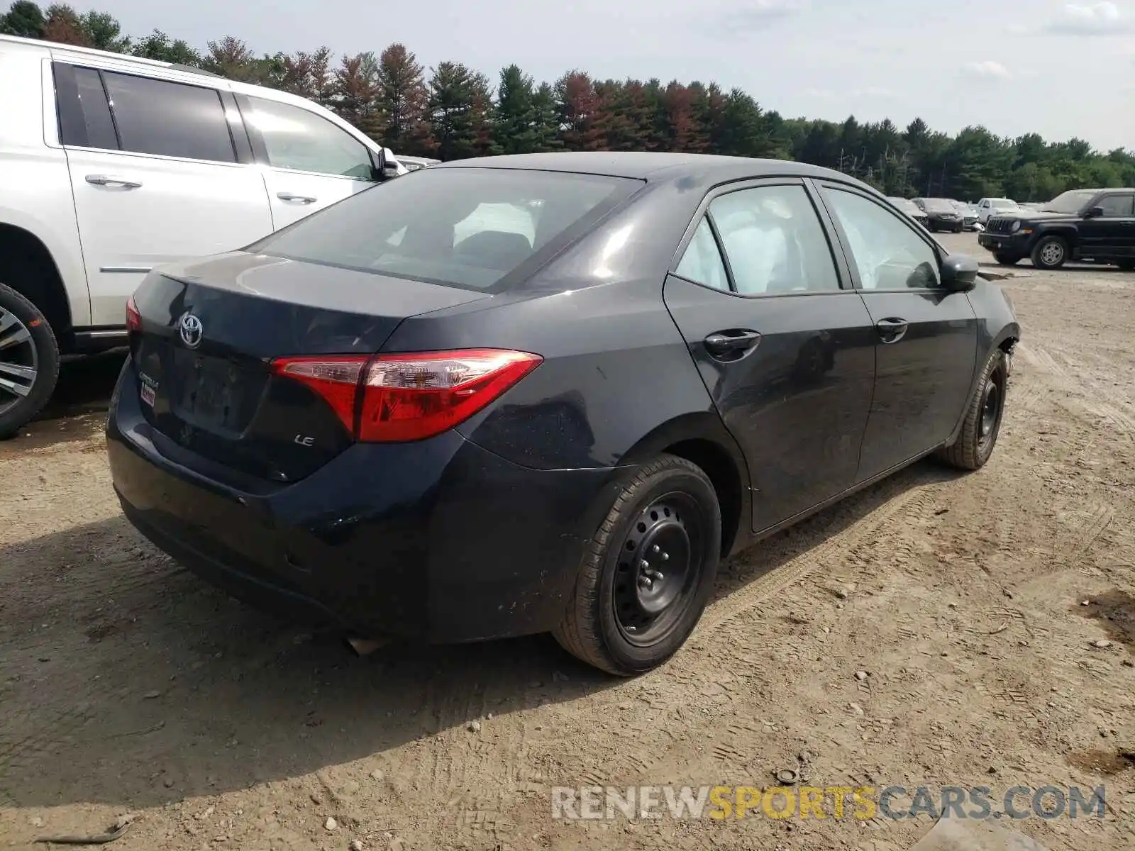 4 Photograph of a damaged car 2T1BURHE7KC198117 TOYOTA COROLLA 2019