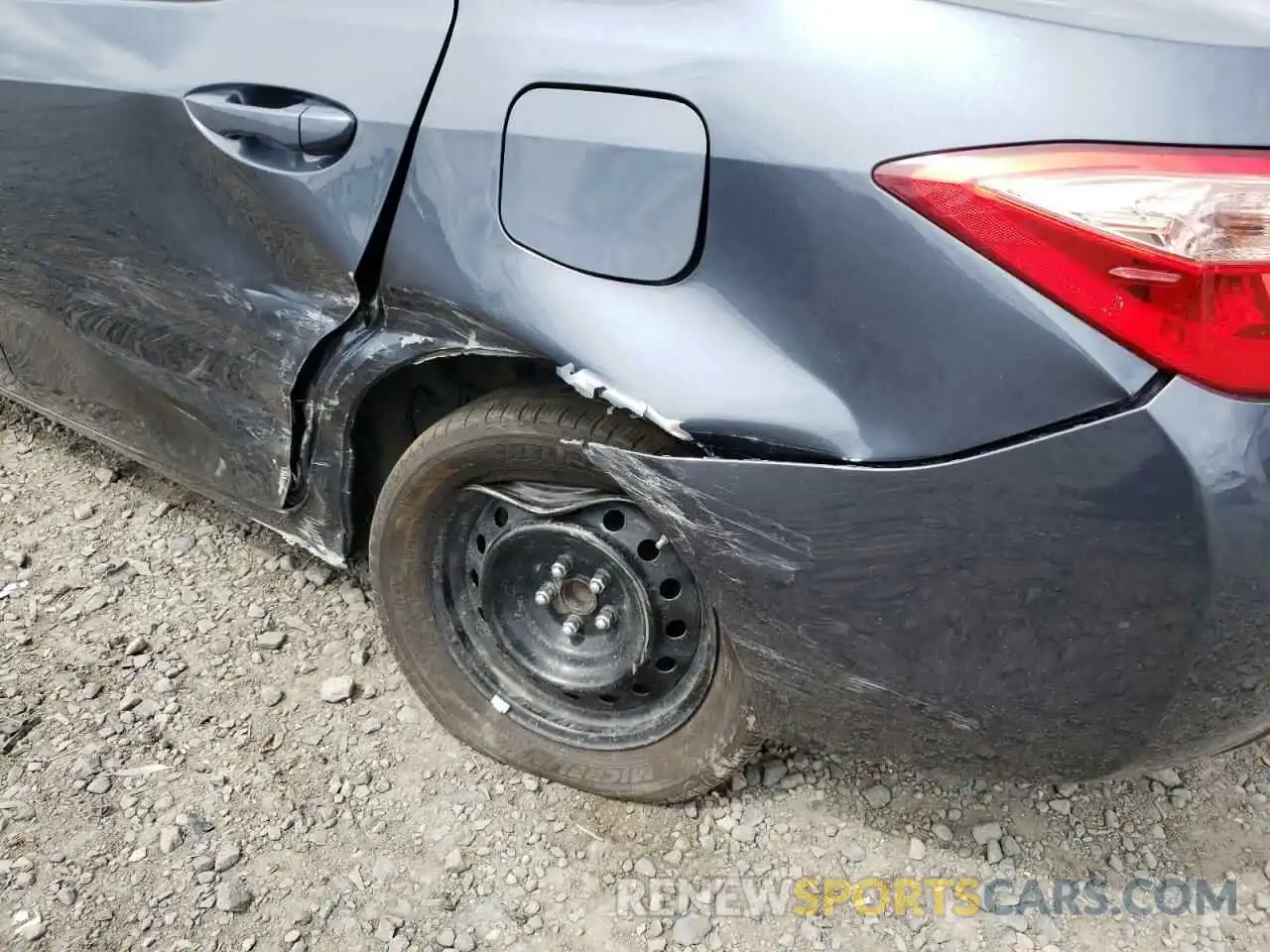 9 Photograph of a damaged car 2T1BURHE7KC201436 TOYOTA COROLLA 2019