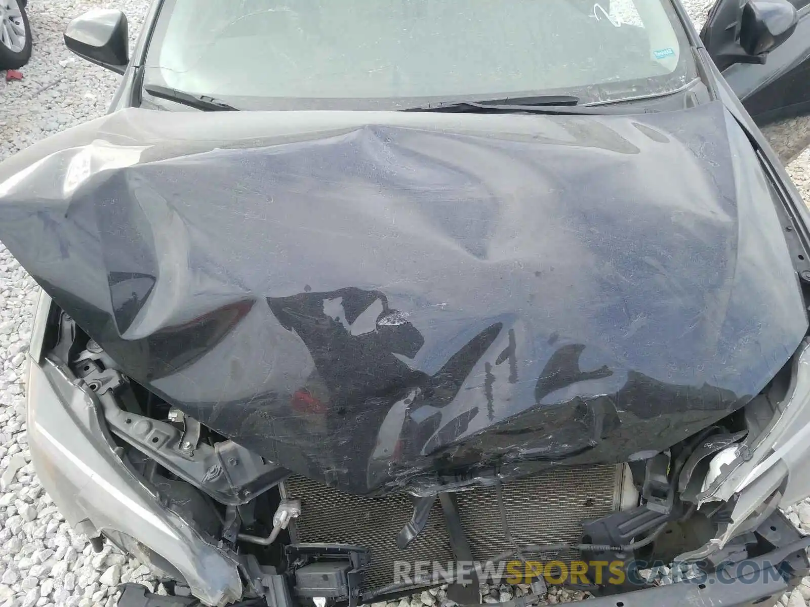 7 Photograph of a damaged car 2T1BURHE7KC202747 TOYOTA COROLLA 2019