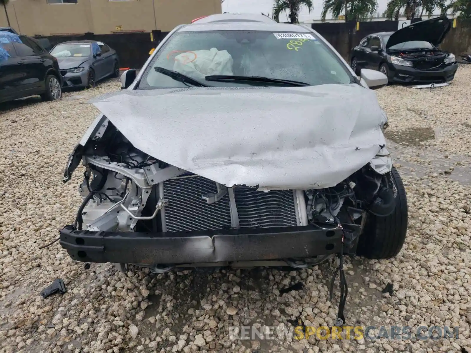 9 Photograph of a damaged car 2T1BURHE7KC202814 TOYOTA COROLLA 2019