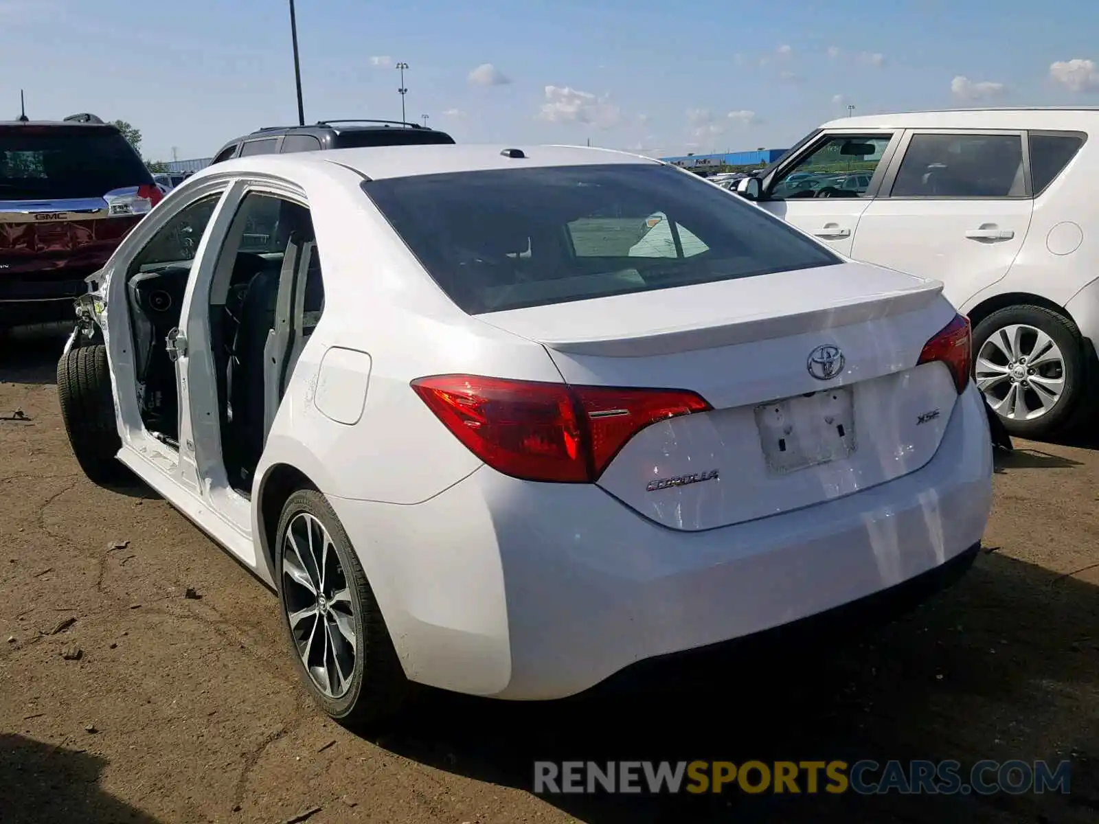 3 Photograph of a damaged car 2T1BURHE7KC203350 TOYOTA COROLLA 2019