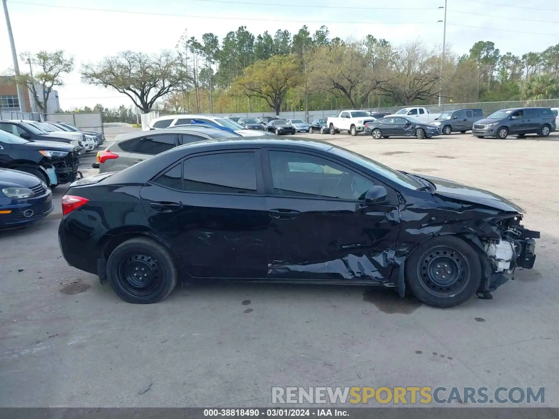 13 Photograph of a damaged car 2T1BURHE7KC204143 TOYOTA COROLLA 2019