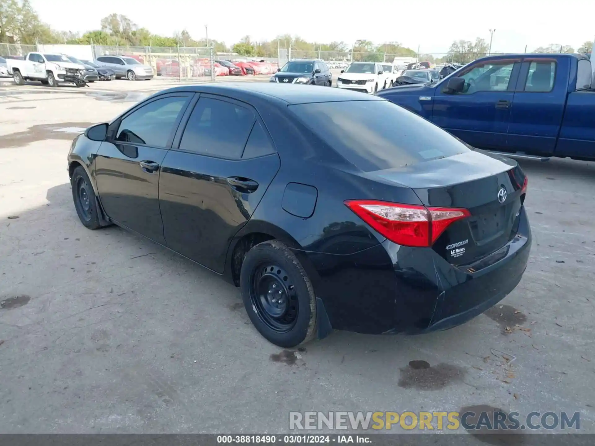 3 Photograph of a damaged car 2T1BURHE7KC204143 TOYOTA COROLLA 2019