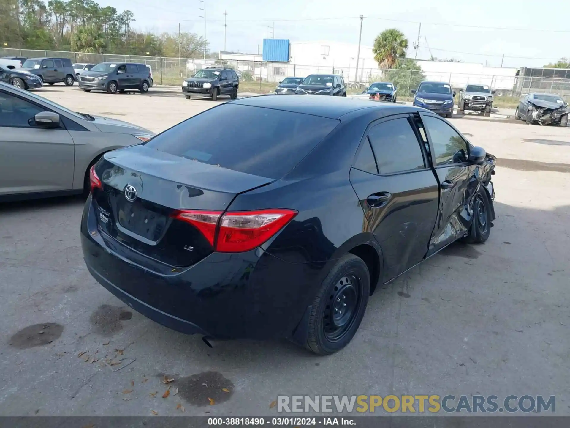 4 Photograph of a damaged car 2T1BURHE7KC204143 TOYOTA COROLLA 2019