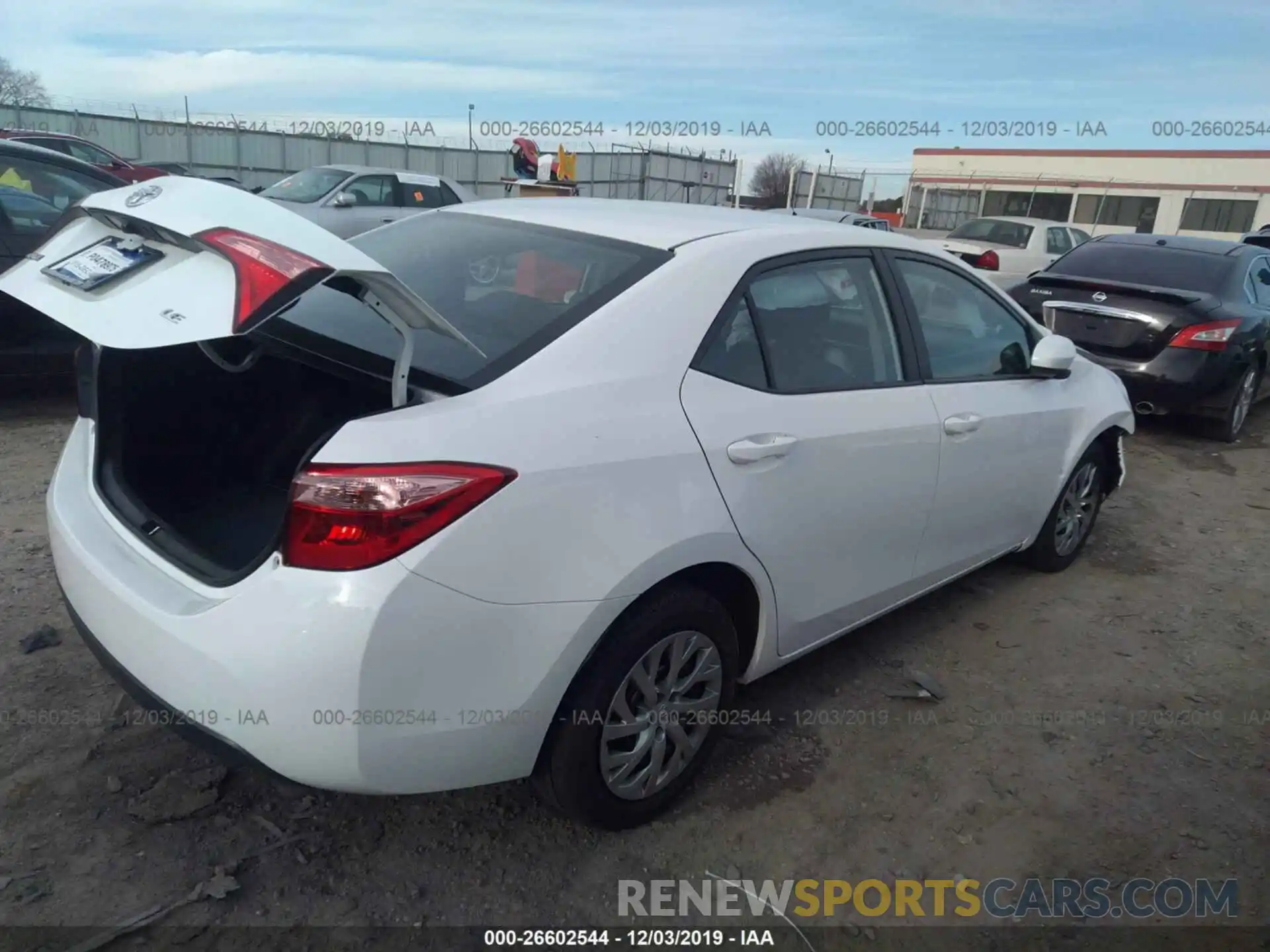 4 Photograph of a damaged car 2T1BURHE7KC204174 TOYOTA COROLLA 2019