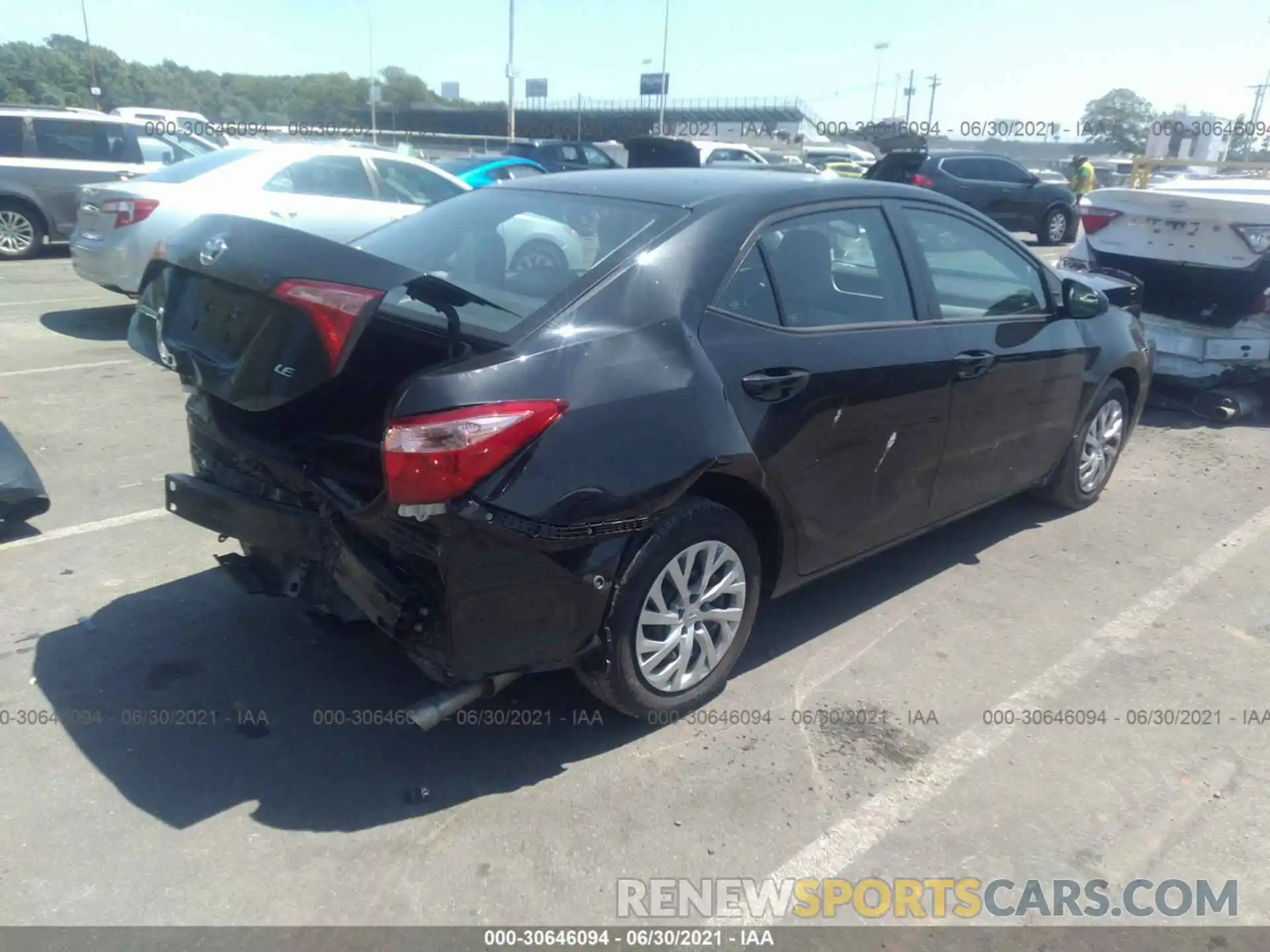 4 Photograph of a damaged car 2T1BURHE7KC204787 TOYOTA COROLLA 2019