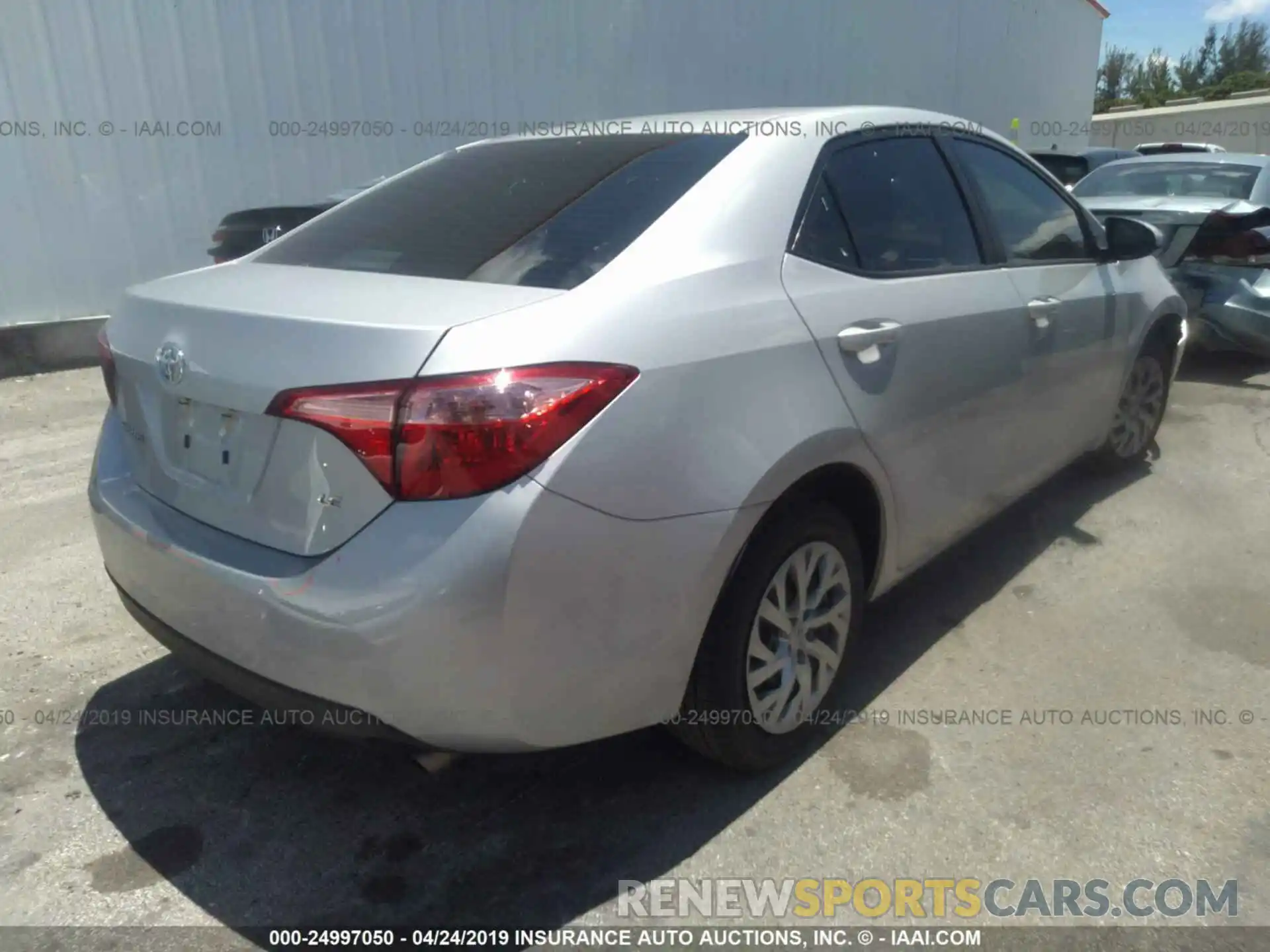 4 Photograph of a damaged car 2T1BURHE7KC204899 TOYOTA COROLLA 2019