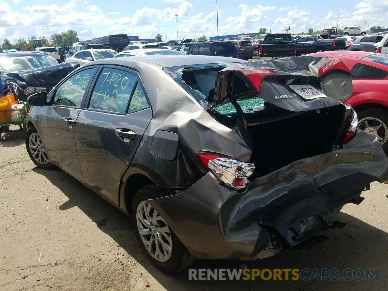 3 Photograph of a damaged car 2T1BURHE7KC206815 TOYOTA COROLLA 2019