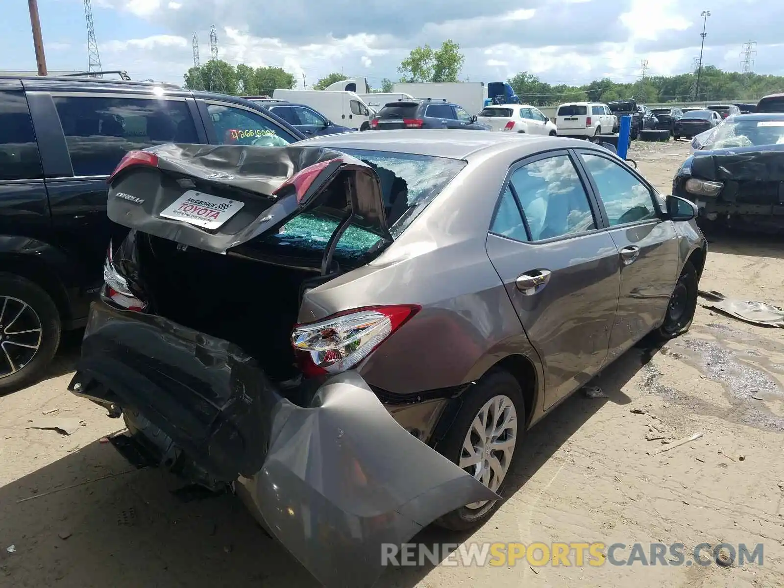 4 Photograph of a damaged car 2T1BURHE7KC206815 TOYOTA COROLLA 2019