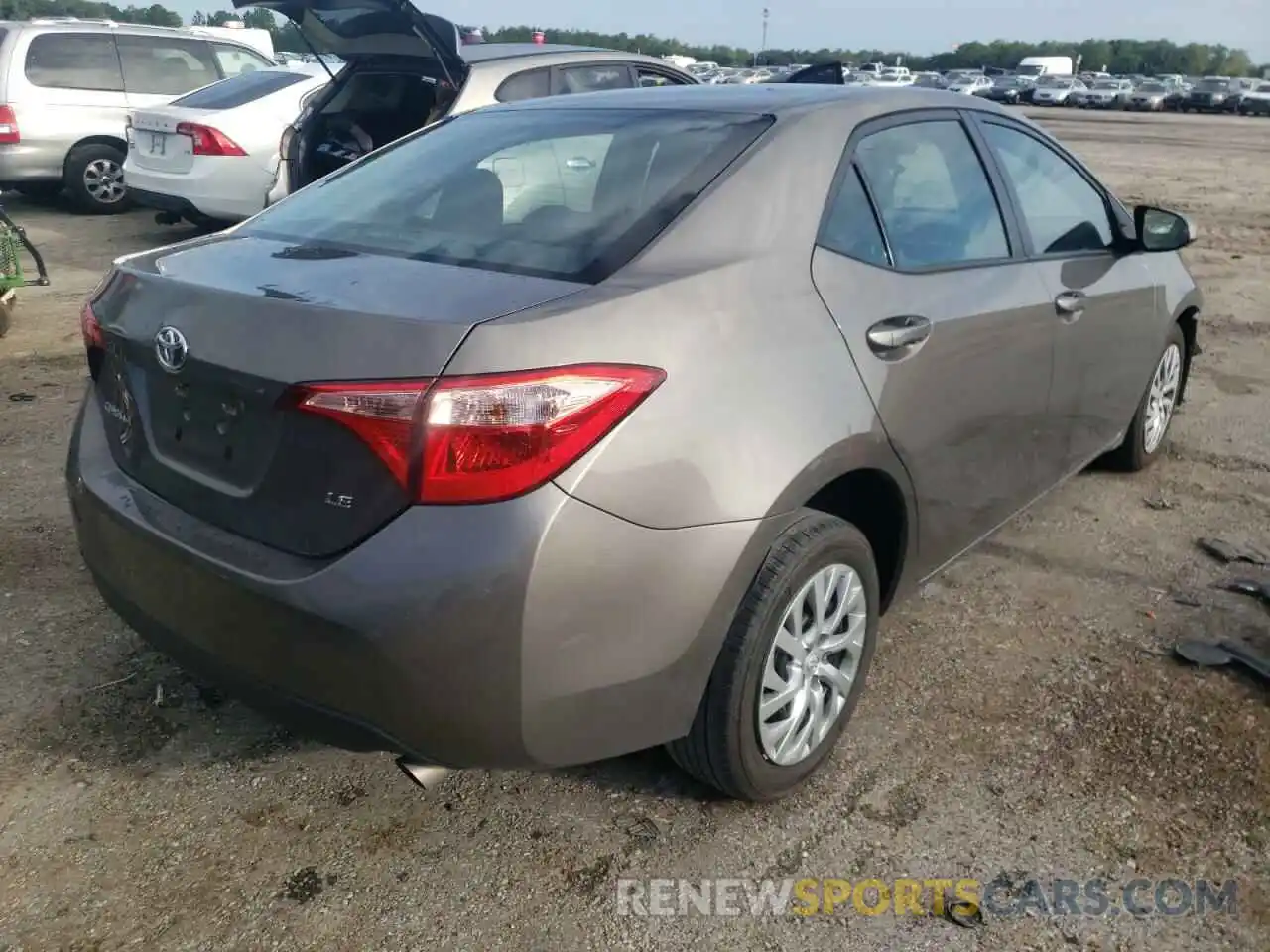 4 Photograph of a damaged car 2T1BURHE7KC209472 TOYOTA COROLLA 2019