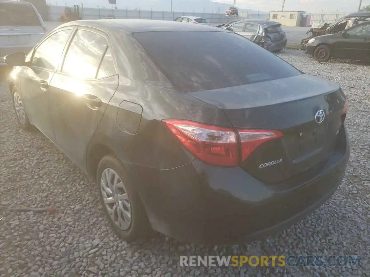 3 Photograph of a damaged car 2T1BURHE7KC209570 TOYOTA COROLLA 2019