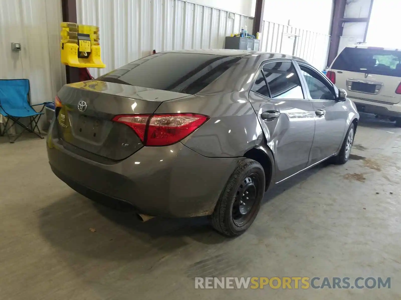 4 Photograph of a damaged car 2T1BURHE7KC209987 TOYOTA COROLLA 2019