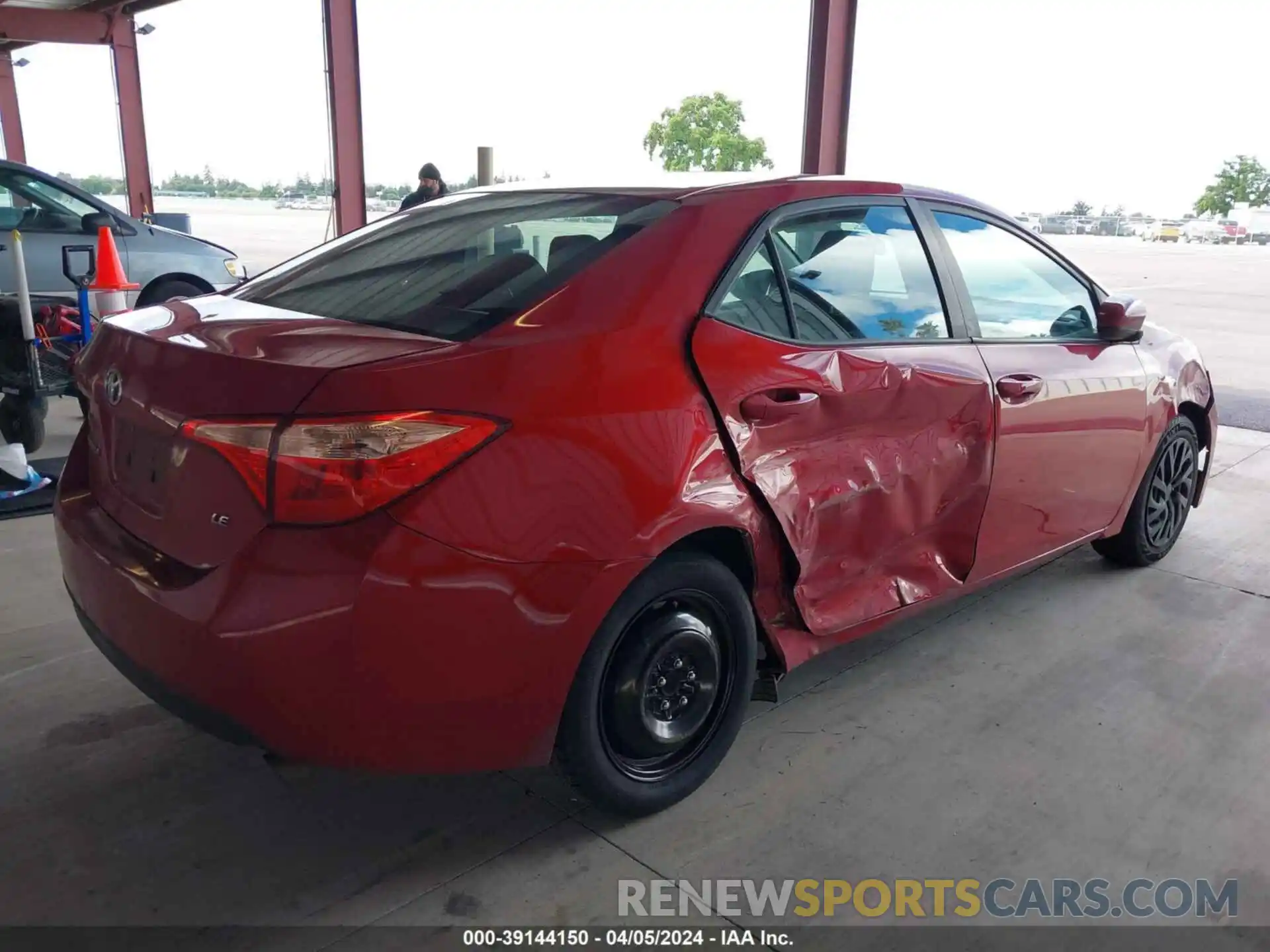 4 Photograph of a damaged car 2T1BURHE7KC211836 TOYOTA COROLLA 2019