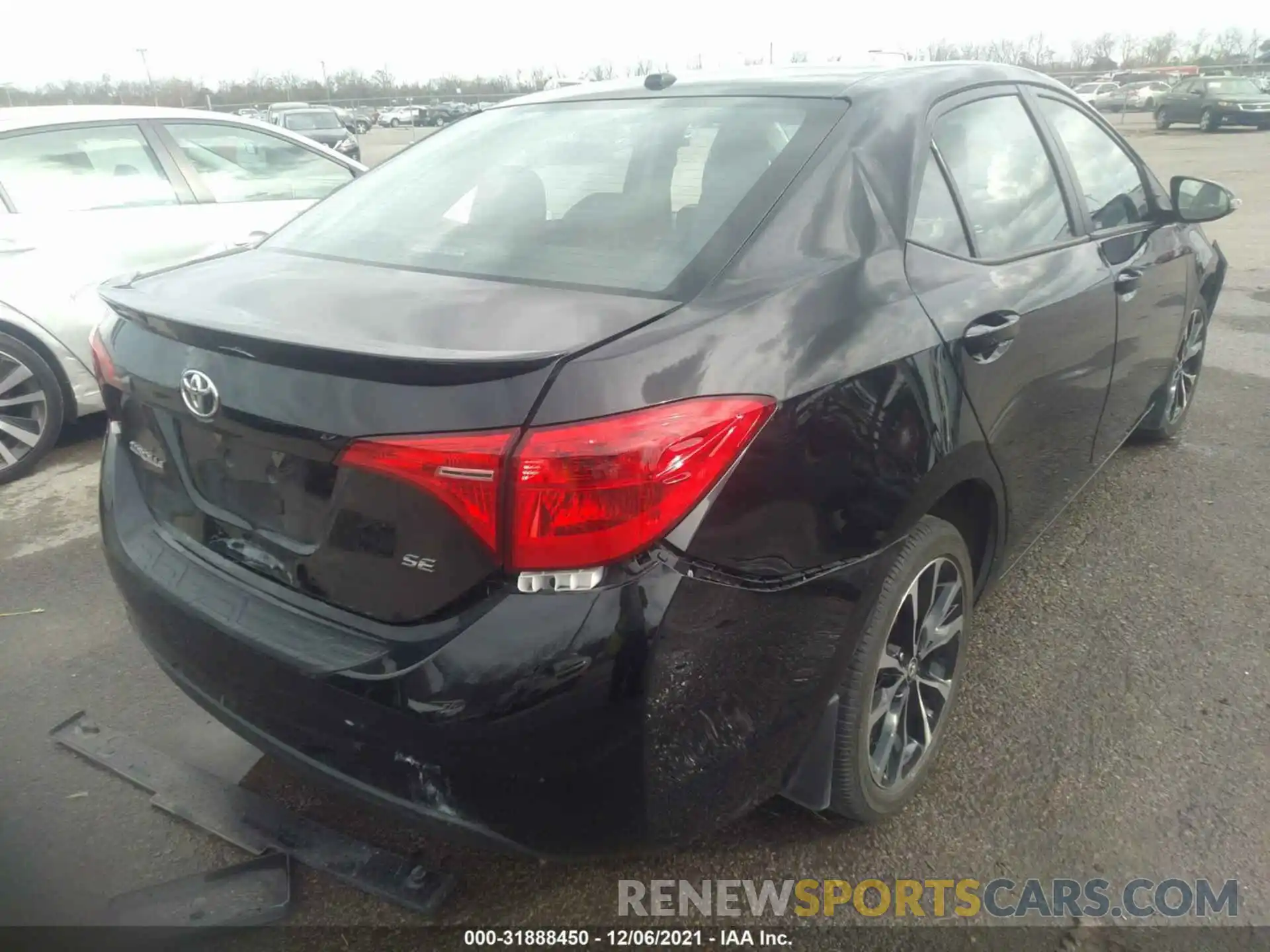 4 Photograph of a damaged car 2T1BURHE7KC213814 TOYOTA COROLLA 2019