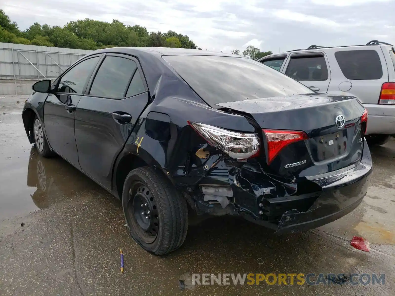 3 Photograph of a damaged car 2T1BURHE7KC214171 TOYOTA COROLLA 2019