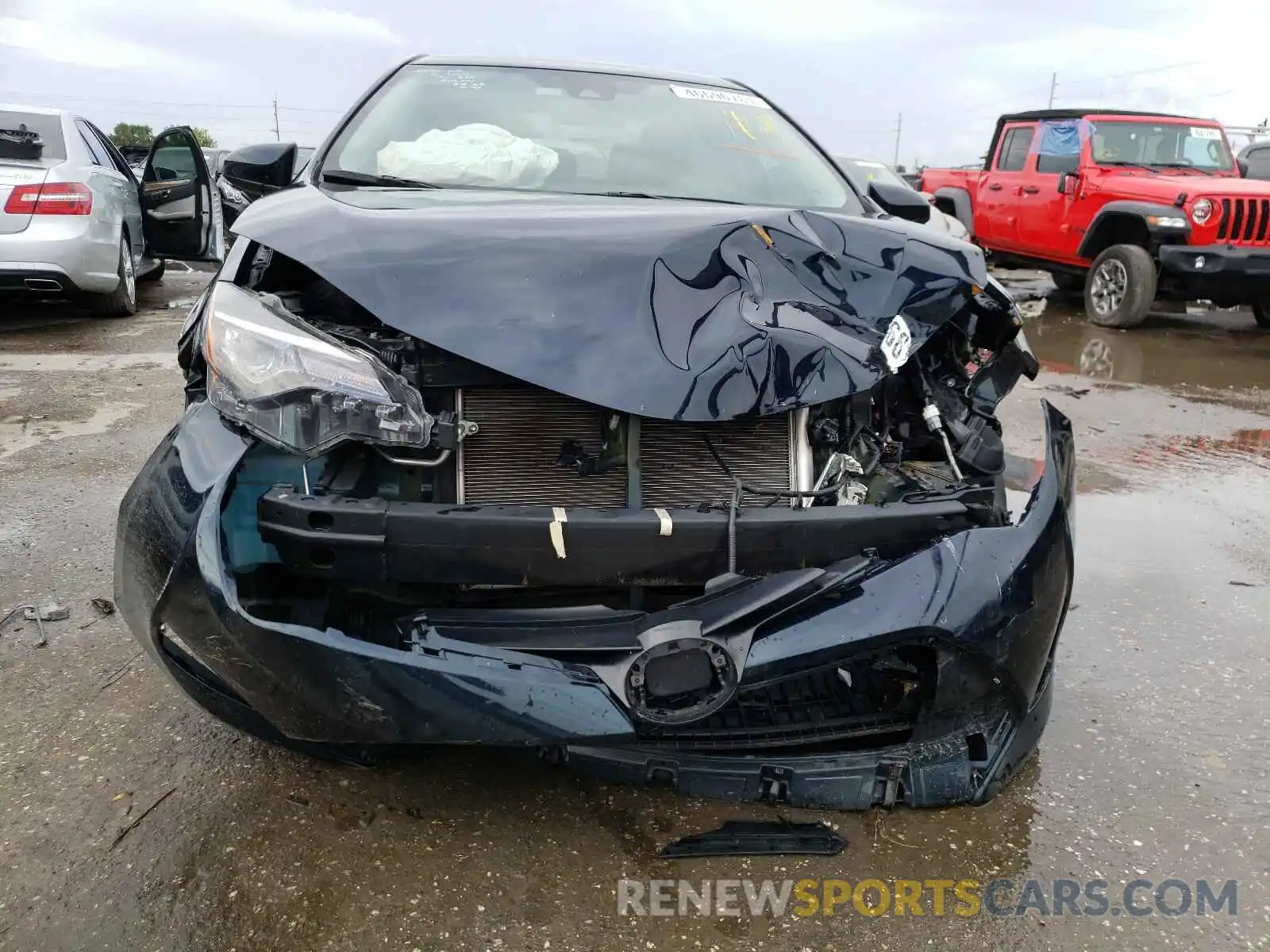 9 Photograph of a damaged car 2T1BURHE7KC214171 TOYOTA COROLLA 2019