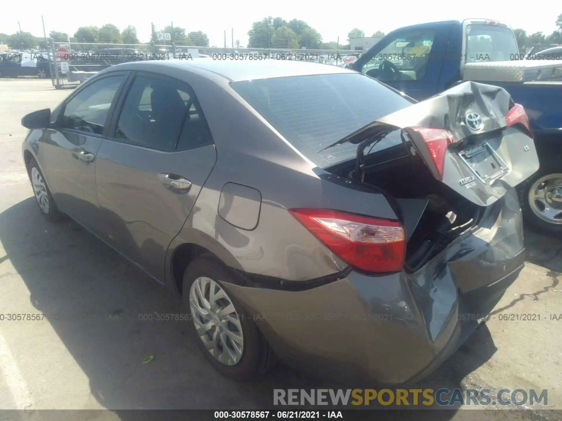 3 Photograph of a damaged car 2T1BURHE7KC214901 TOYOTA COROLLA 2019