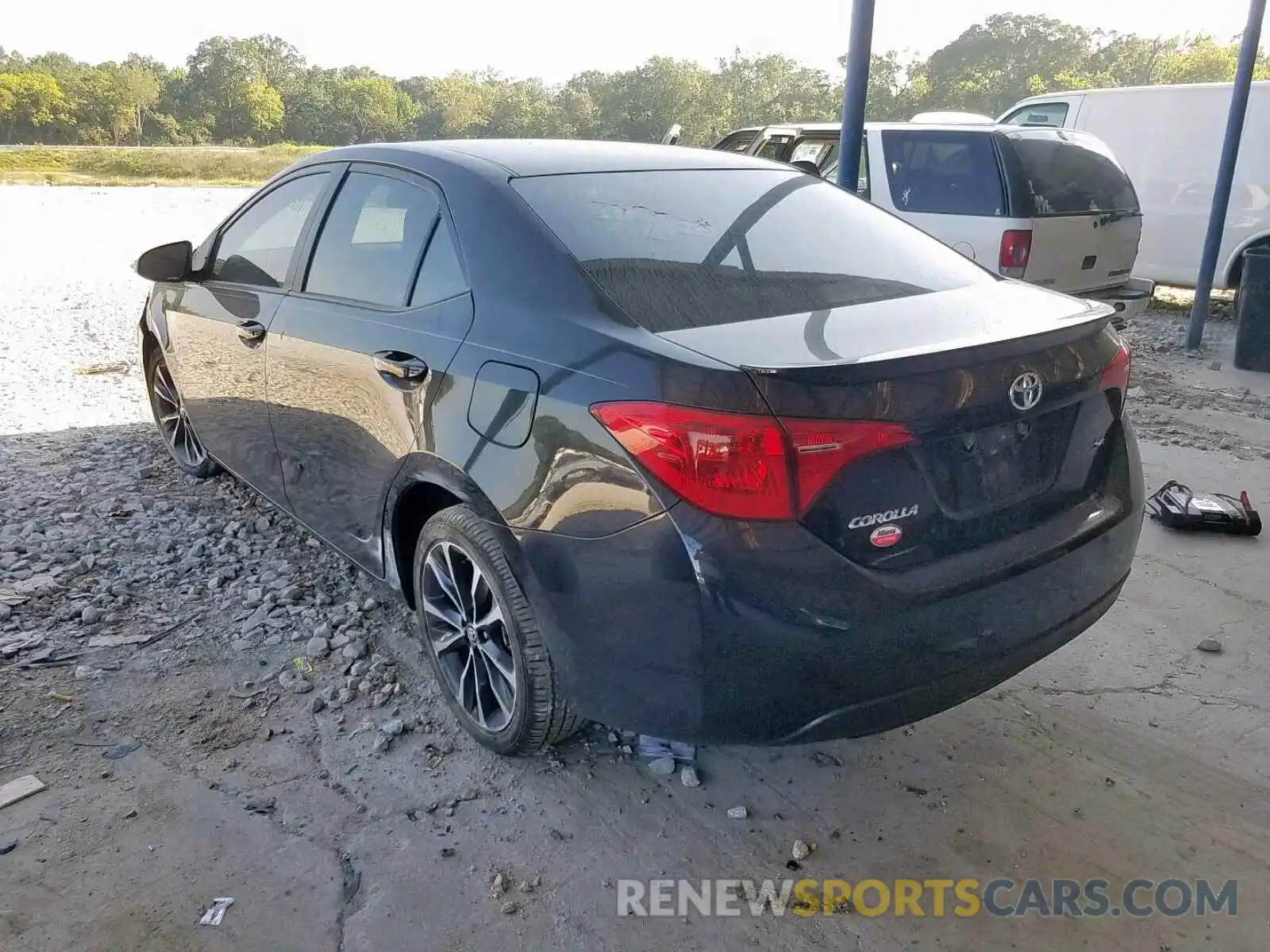 3 Photograph of a damaged car 2T1BURHE7KC215580 TOYOTA COROLLA 2019